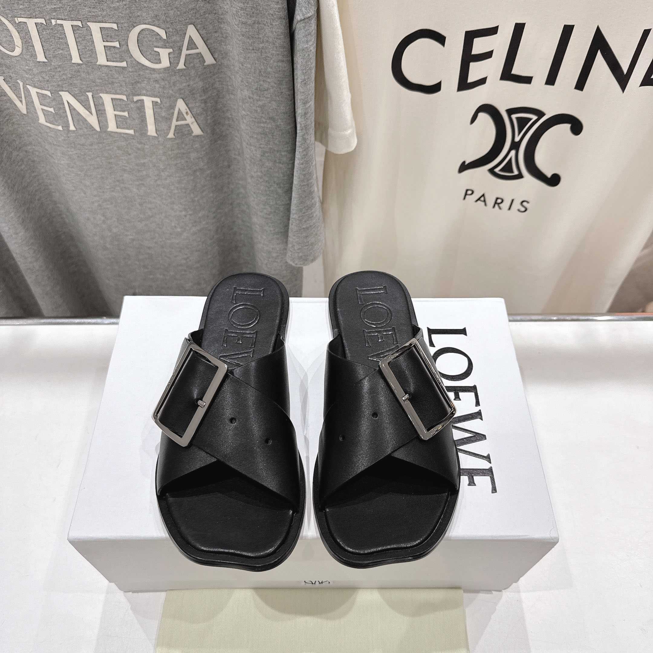 Loewe Petal Belt Flat Sandal In Vegetable-tanned Calfskin - FashionPlug