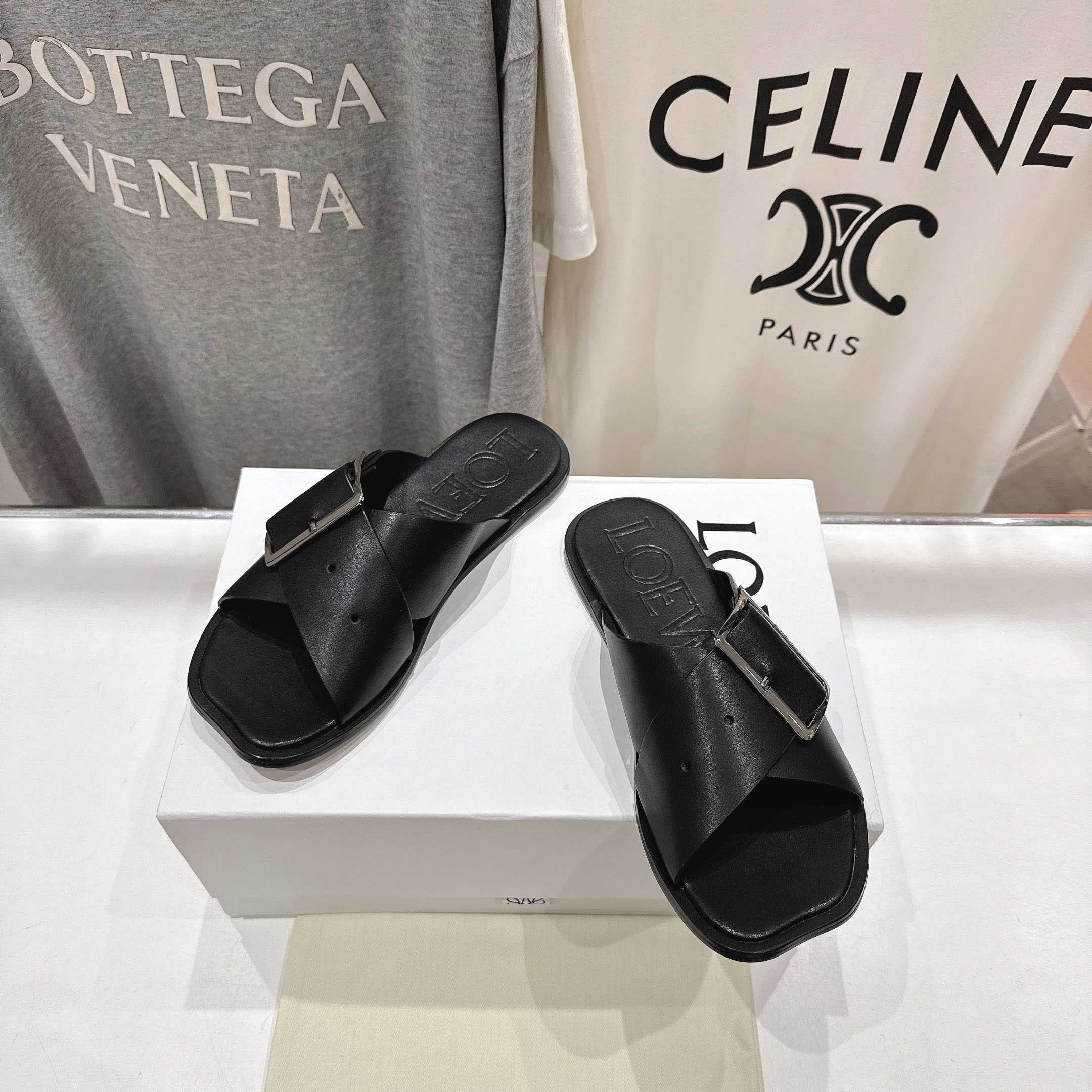 Loewe Petal Belt Flat Sandal In Vegetable-tanned Calfskin - FashionPlug
