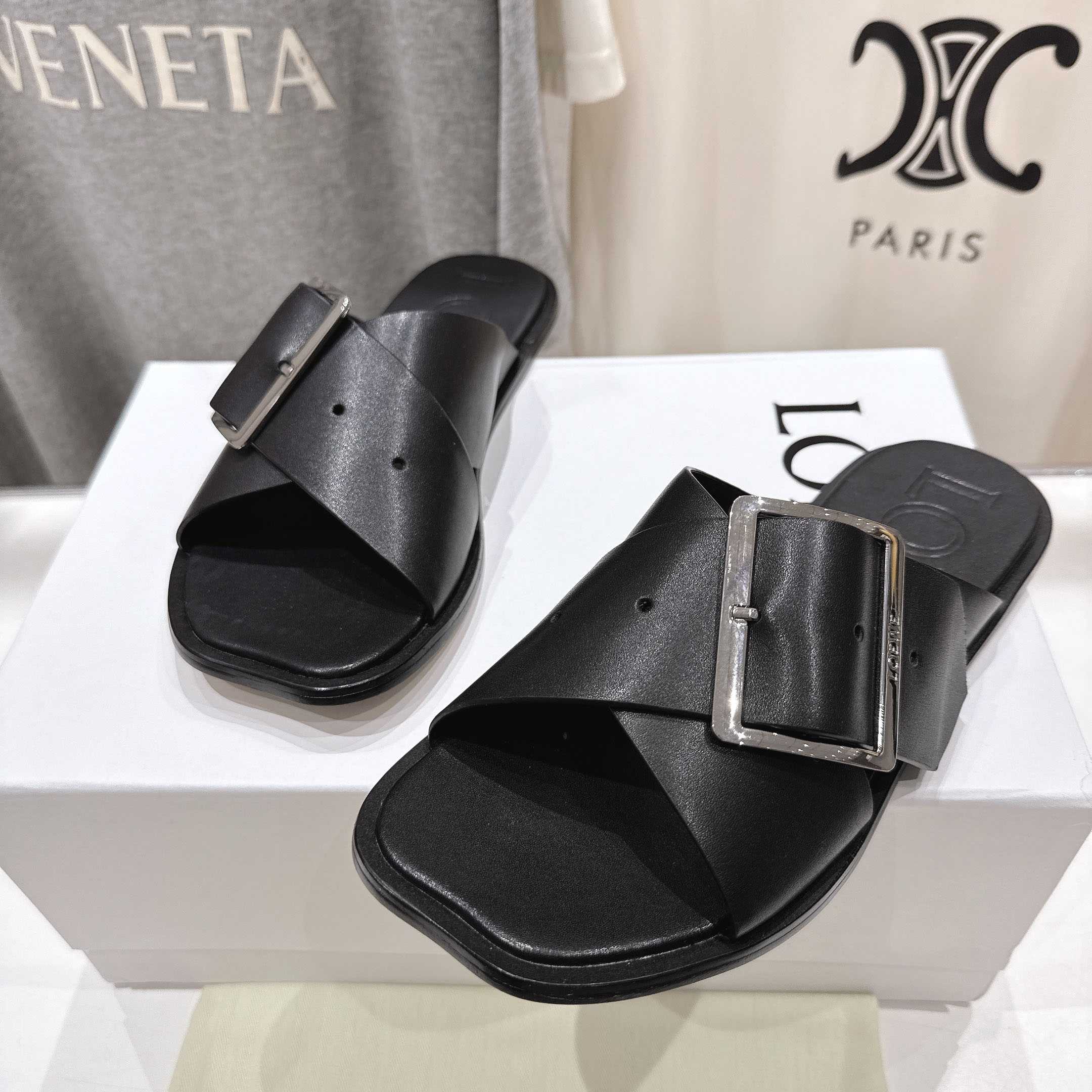 Loewe Petal Belt Flat Sandal In Vegetable-tanned Calfskin - FashionPlug