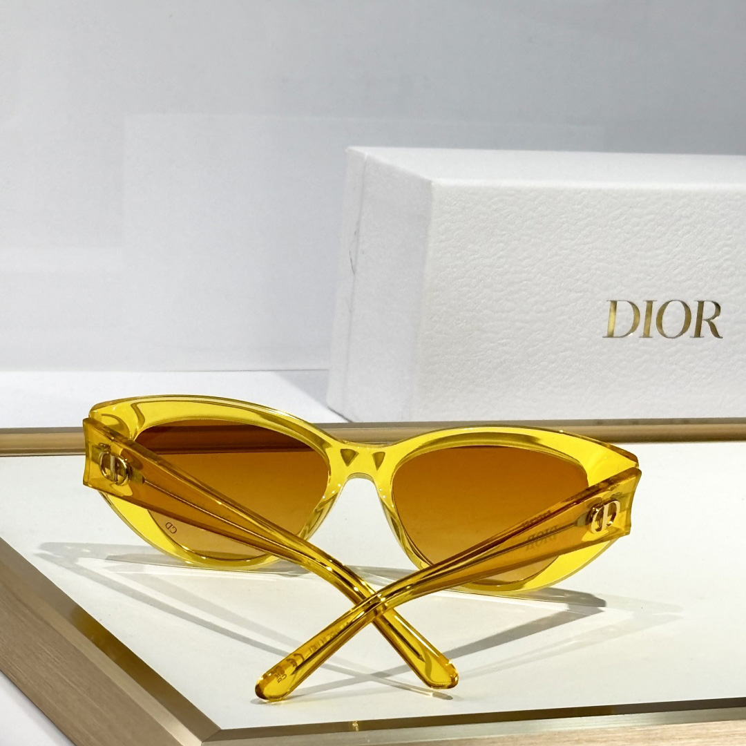 Dior DiorGlowB11 Sunglasses  - FashionPlug