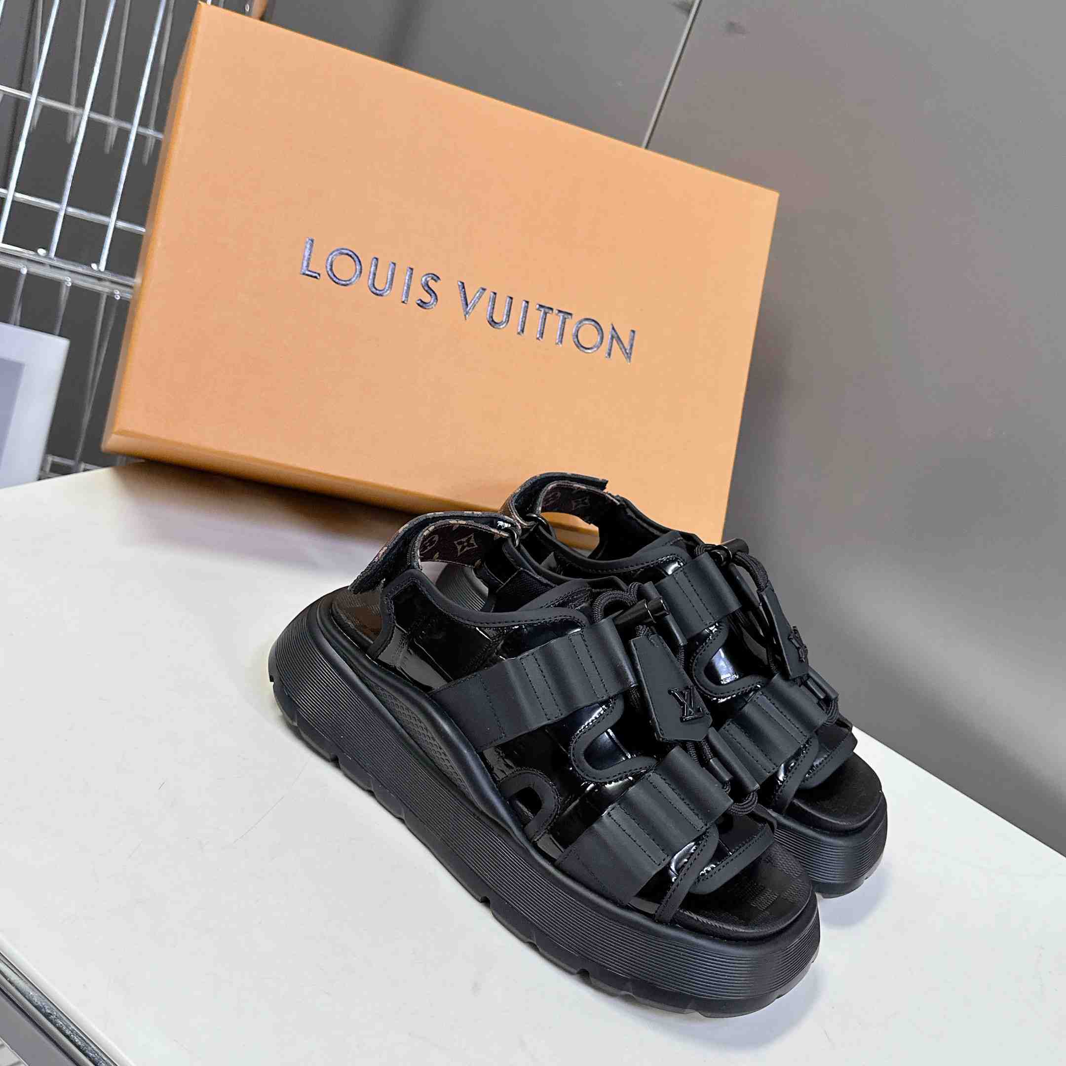 Louis Vuitton Chameleon Comfort Sandal  1AHNJO - FashionPlug