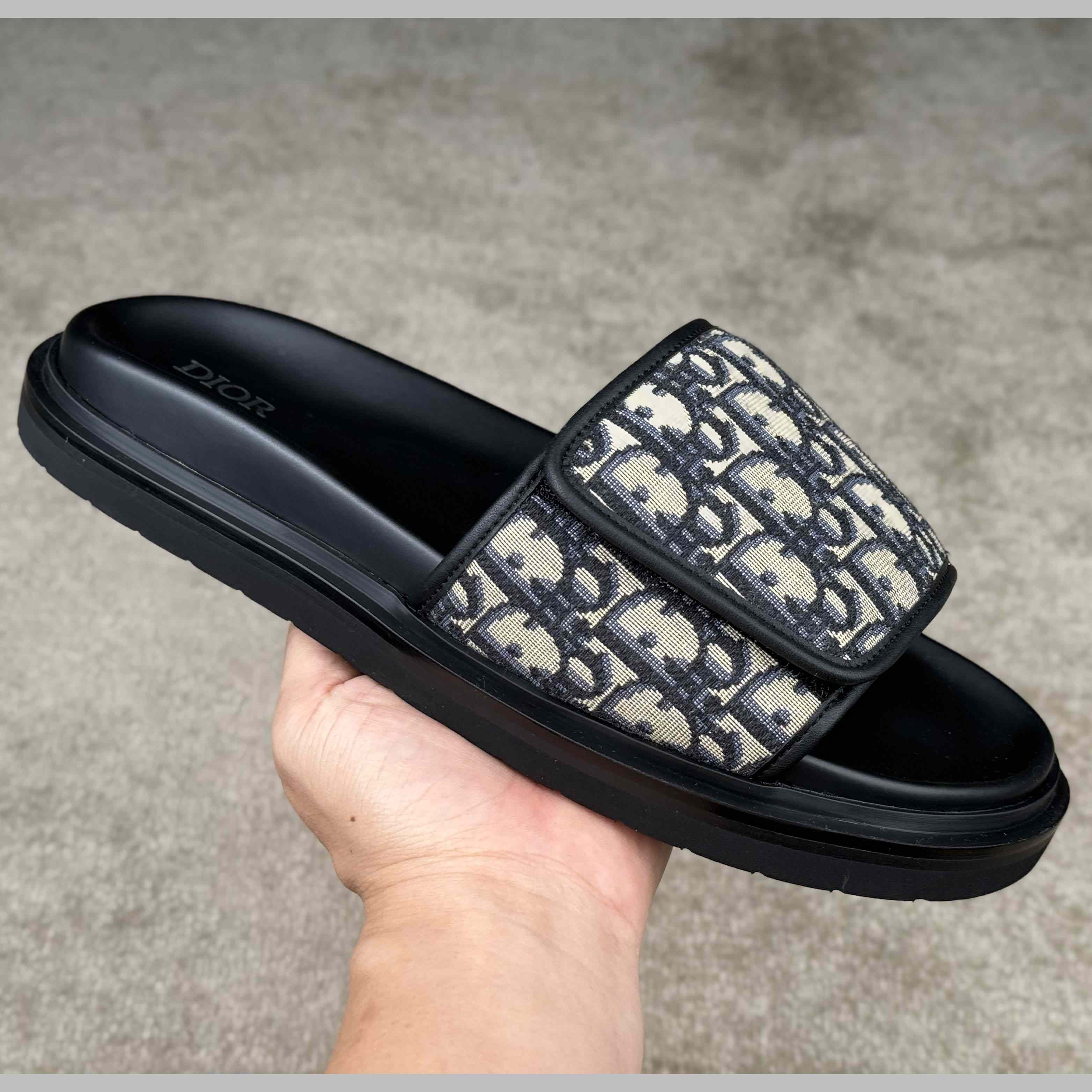Dior Aqua Sandal  - FashionPlug