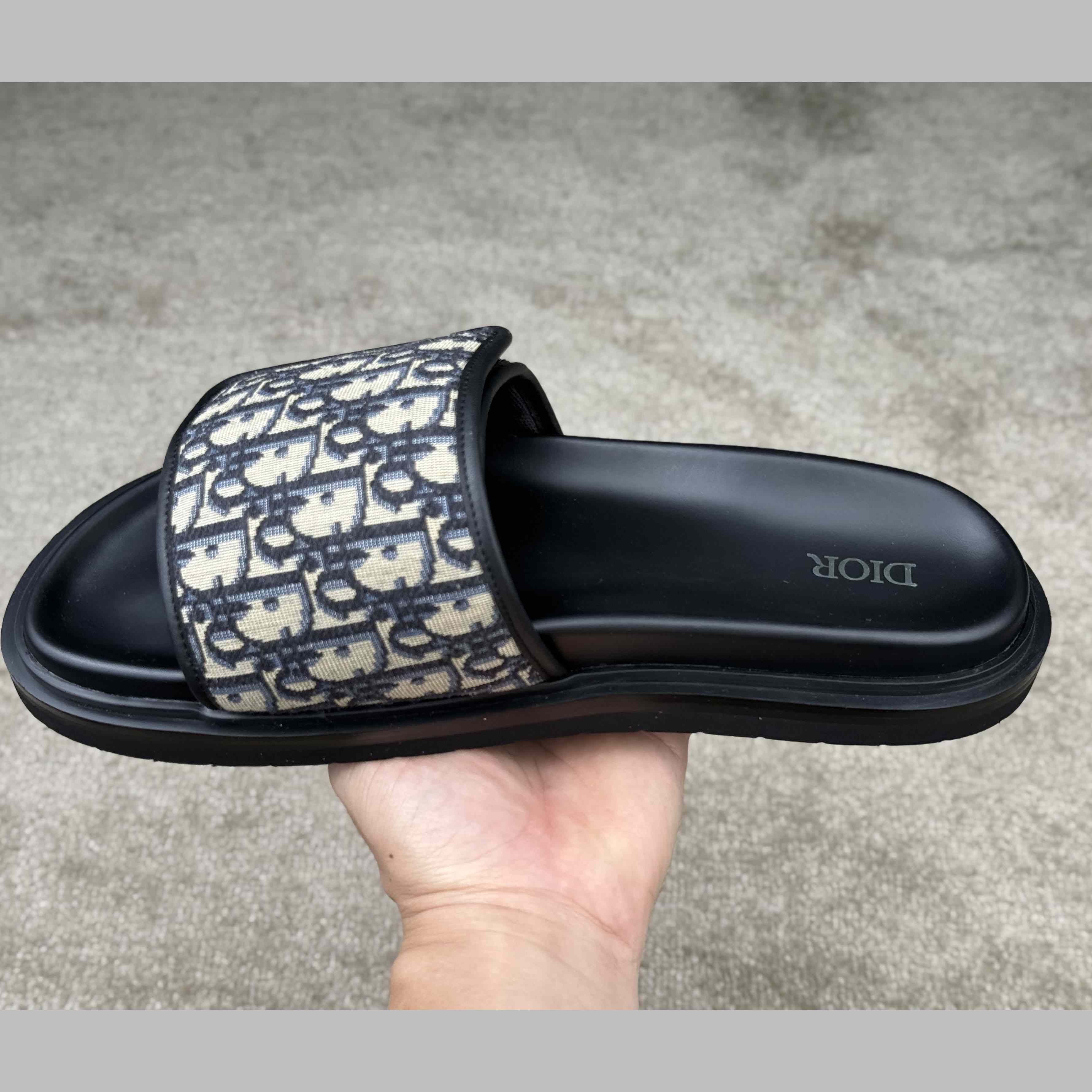 Dior Aqua Sandal  - FashionPlug