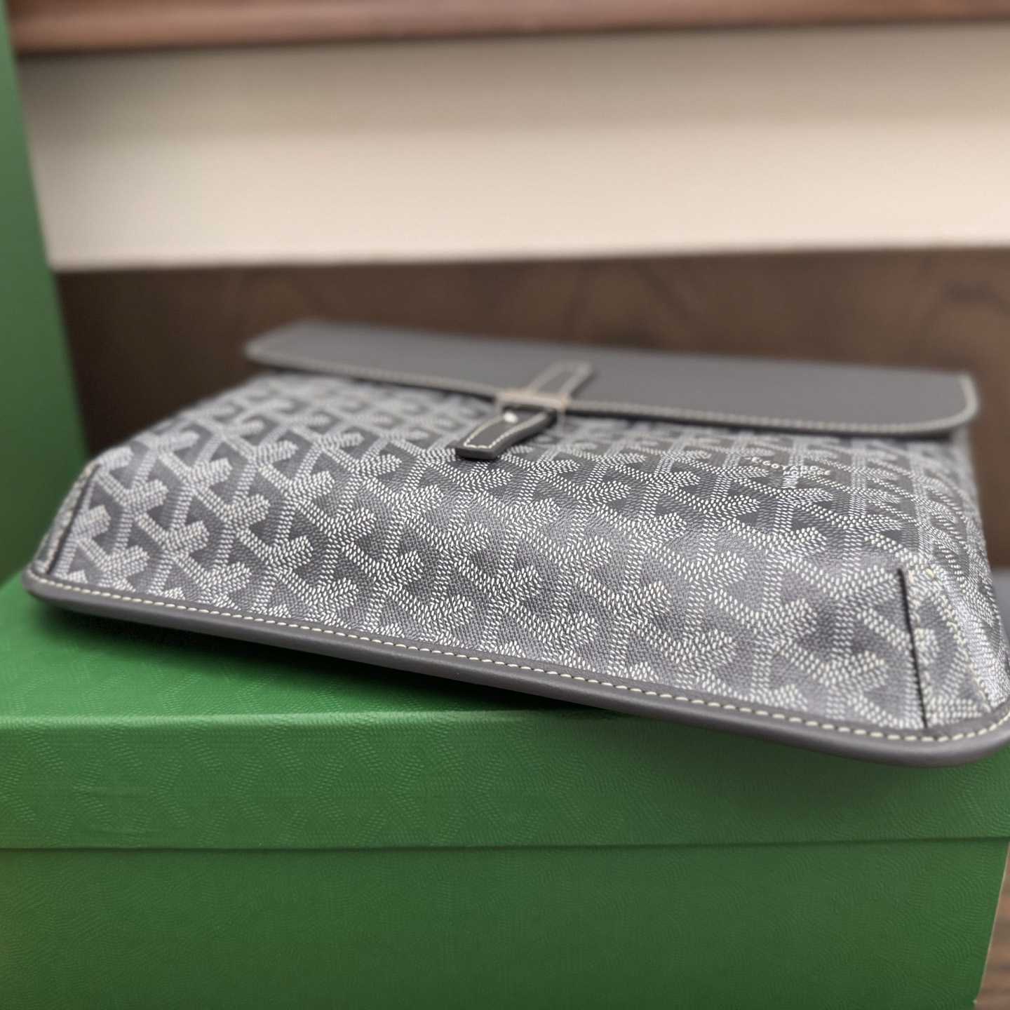 Goyard Coursier Messenger Bag - FashionPlug