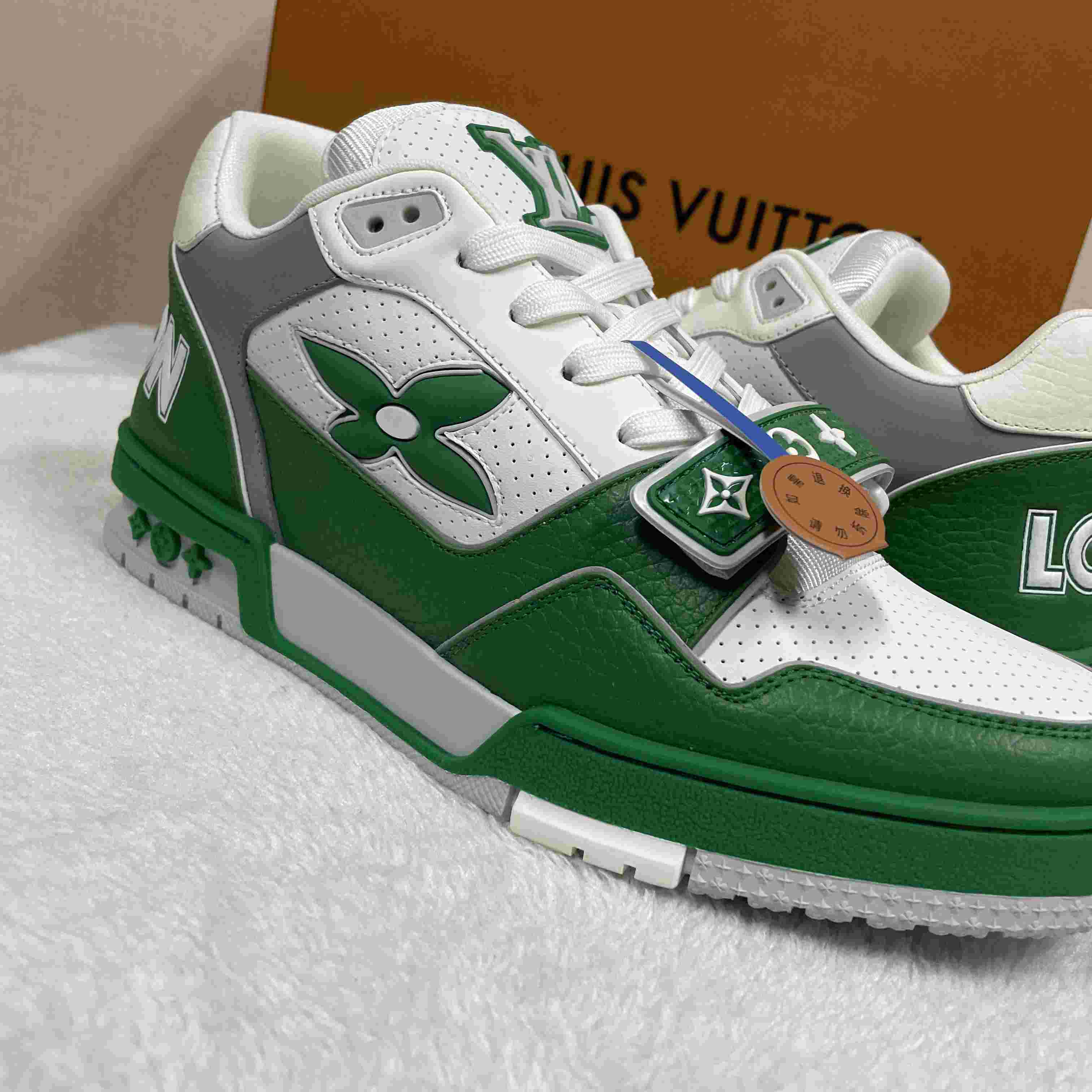 LV Trainer Sneaker 1AHTCZ  - FashionPlug