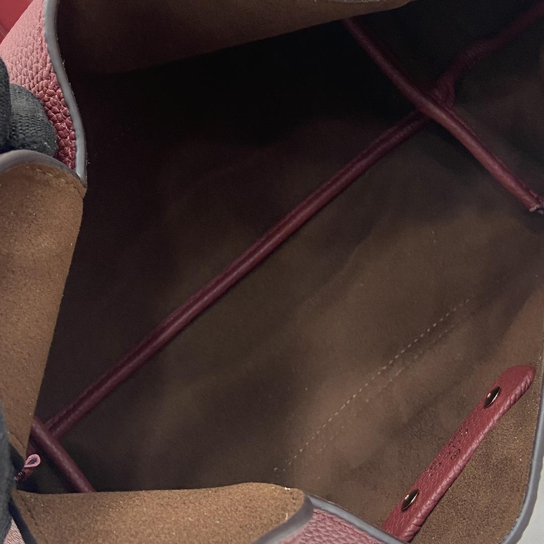 Gucci Softbit Medium Top Handle Bag - FashionPlug