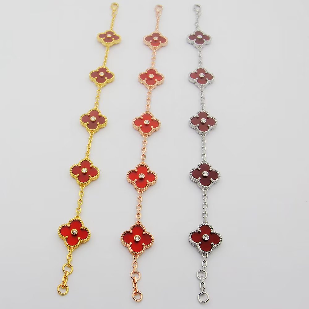 Van Cleef & Arpels Bracelet - FashionPlug