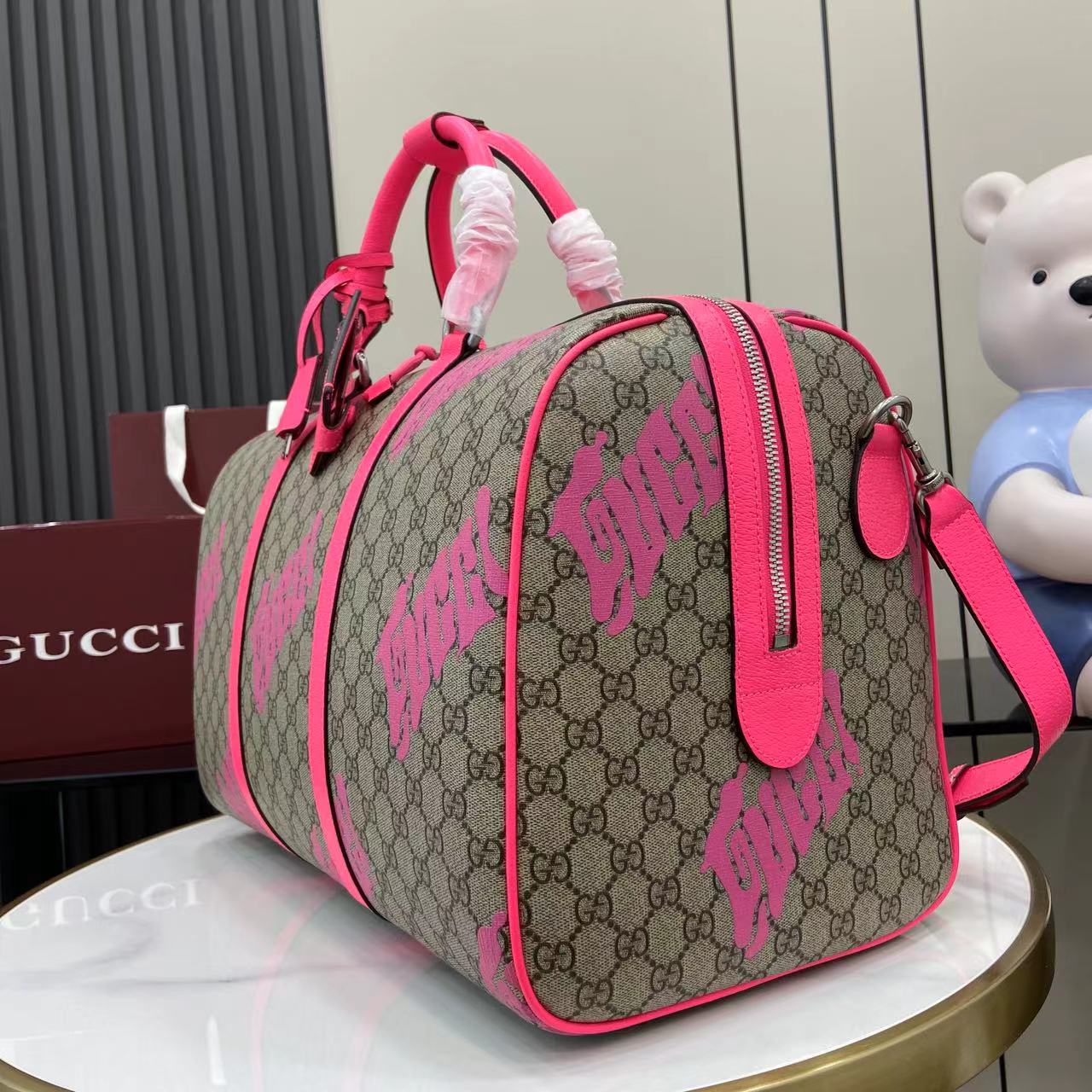 Gucci Medium Duffle Bag With Print - FashionPlug