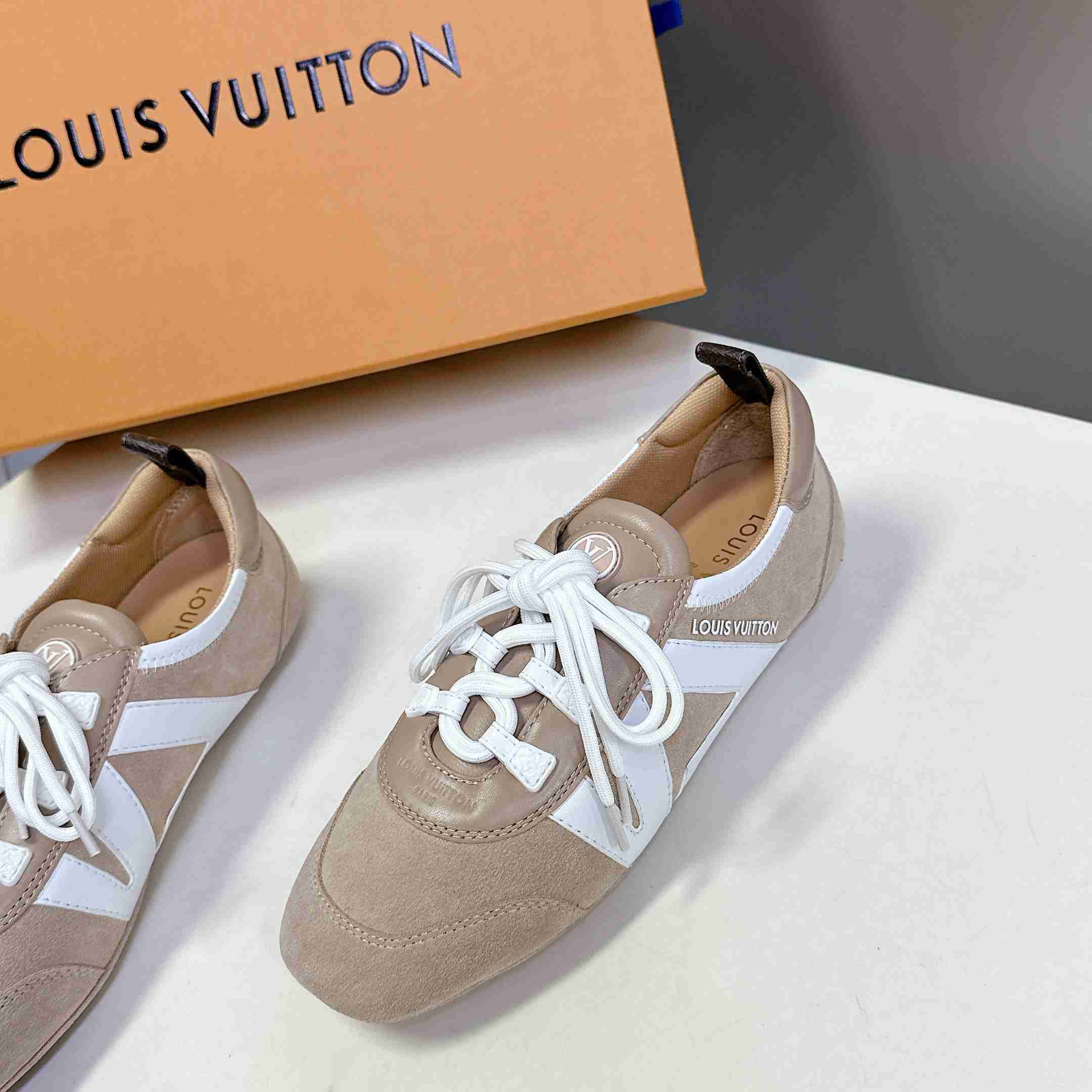 Louis Vuitton LV Sneakerina   1AHNFA - FashionPlug