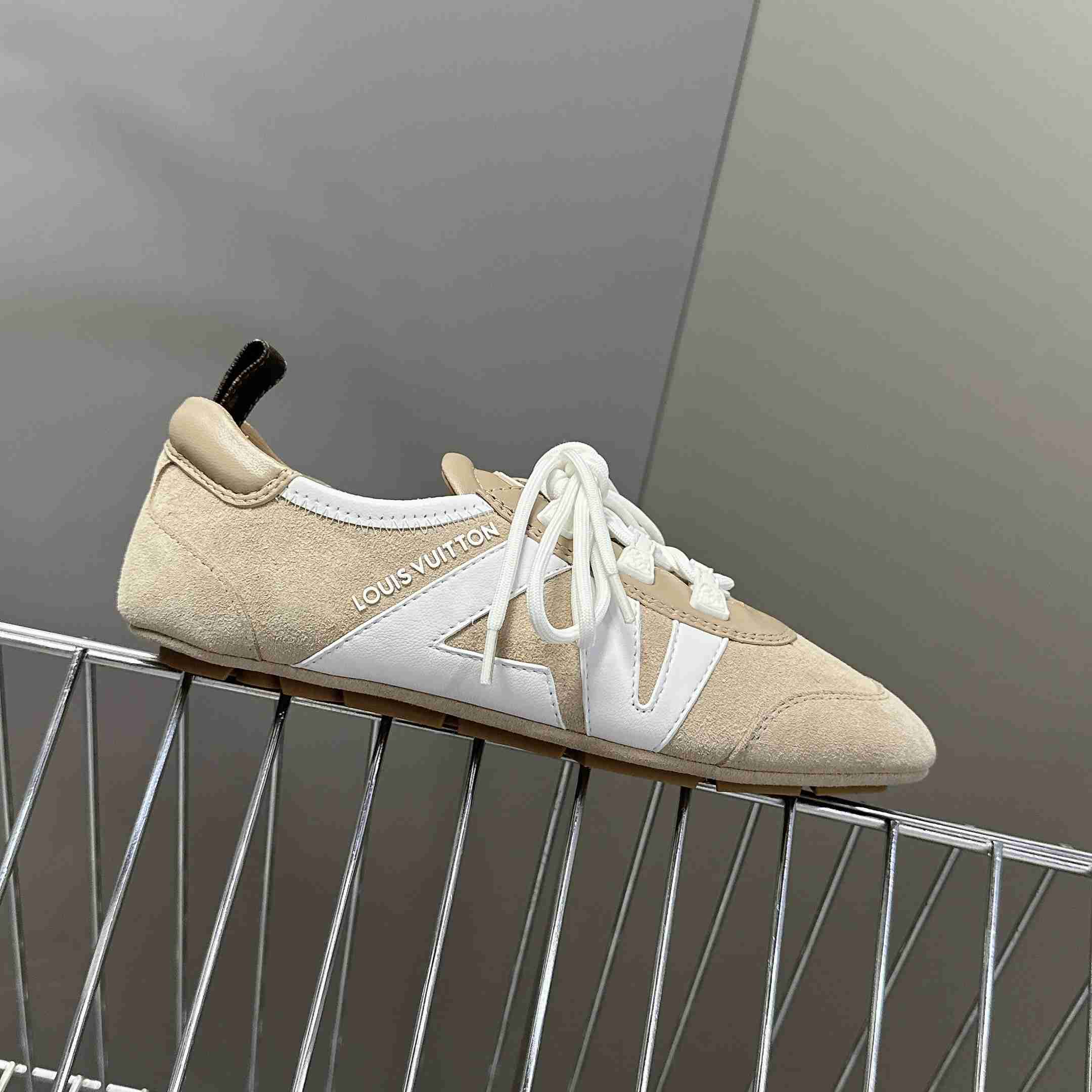 Louis Vuitton LV Sneakerina   1AHNFA - FashionPlug