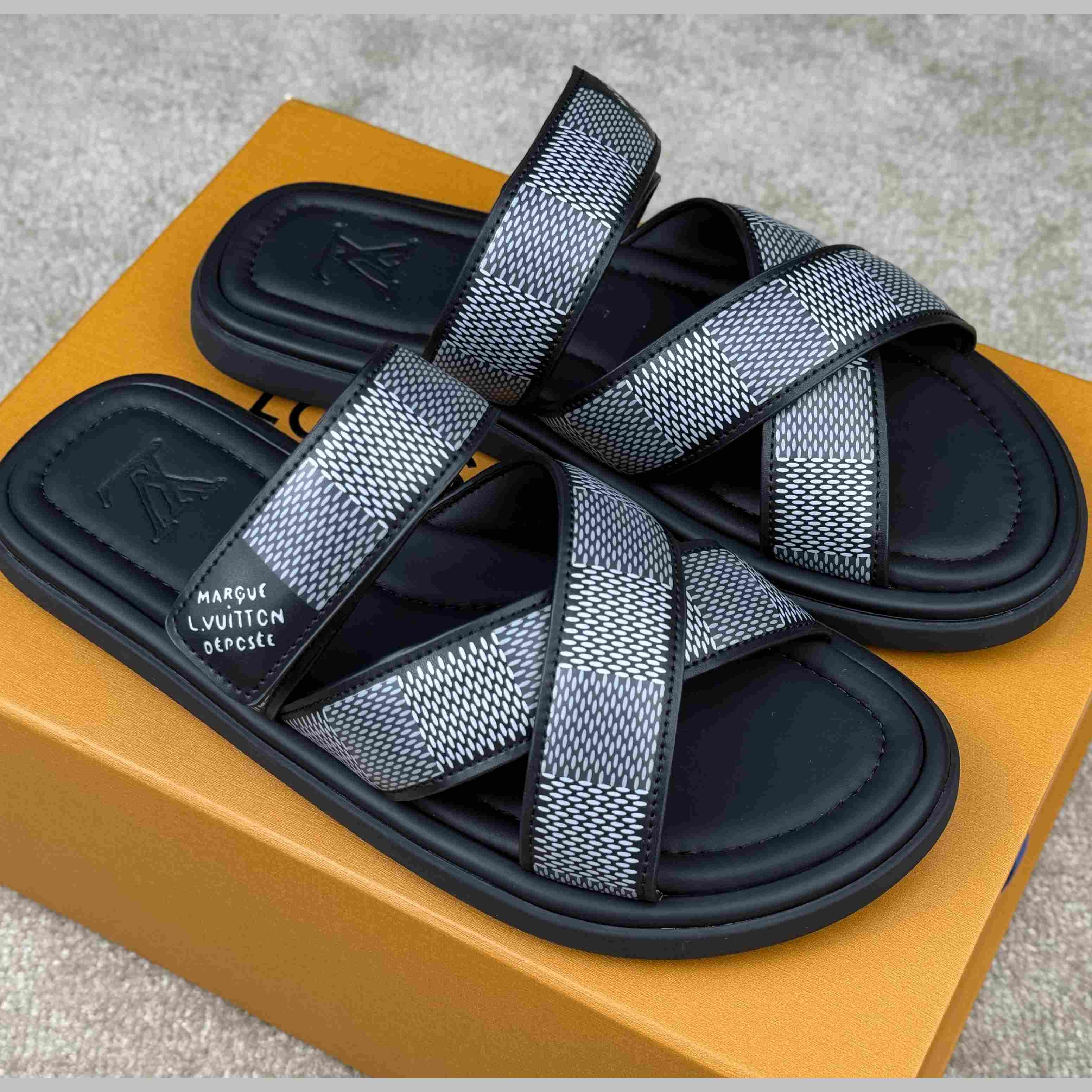 Louis Vuitton LV Venice Mule    1ACRIV - FashionPlug