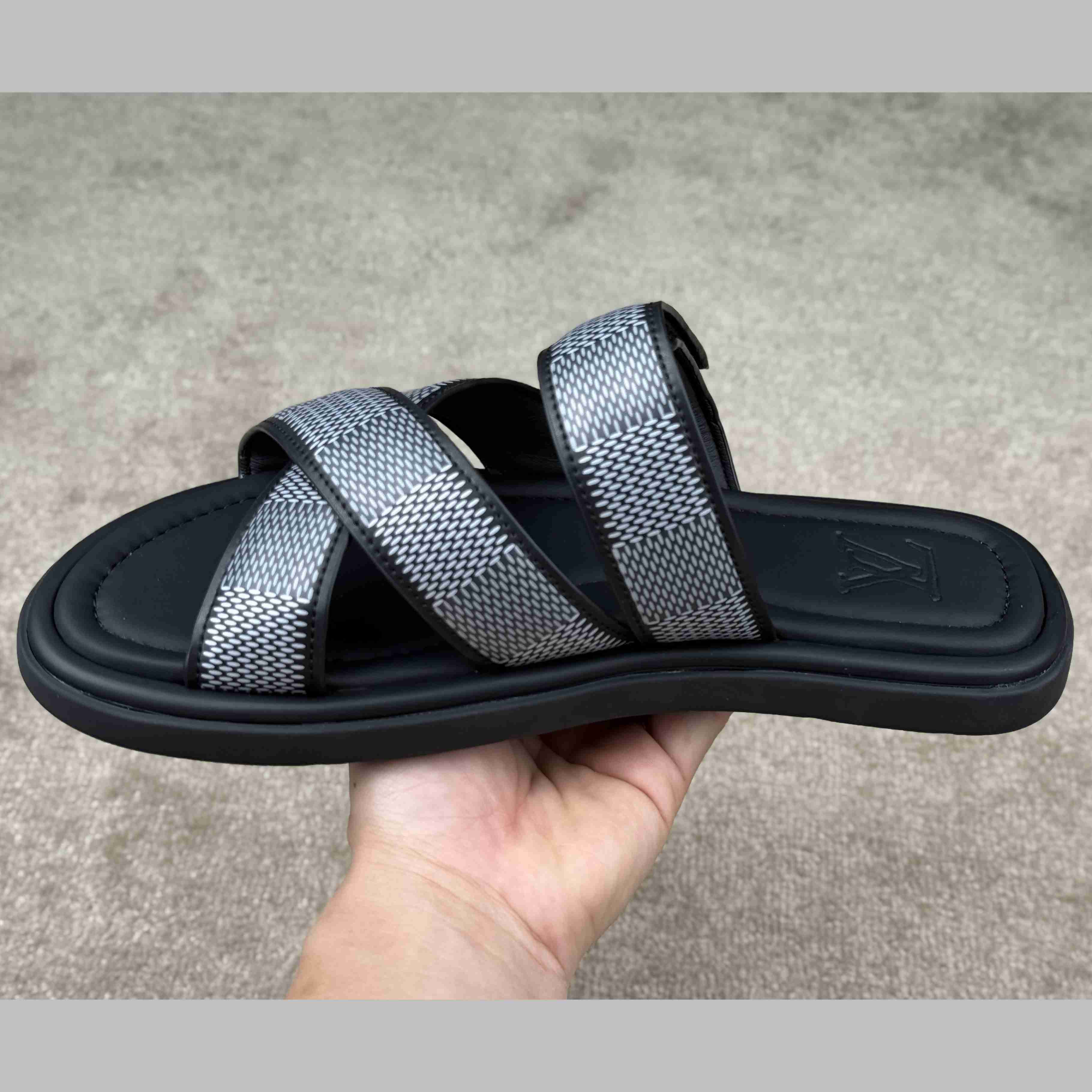 Louis Vuitton LV Venice Mule    1ACRIV - FashionPlug