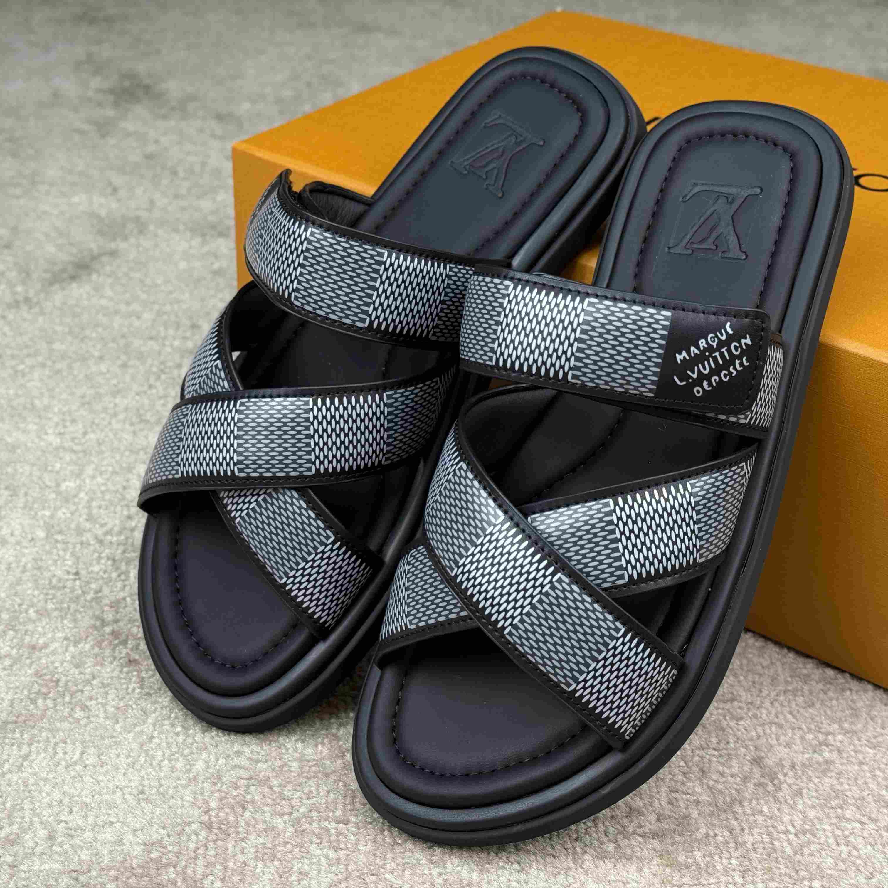 Louis Vuitton LV Venice Mule    1ACRIV - FashionPlug