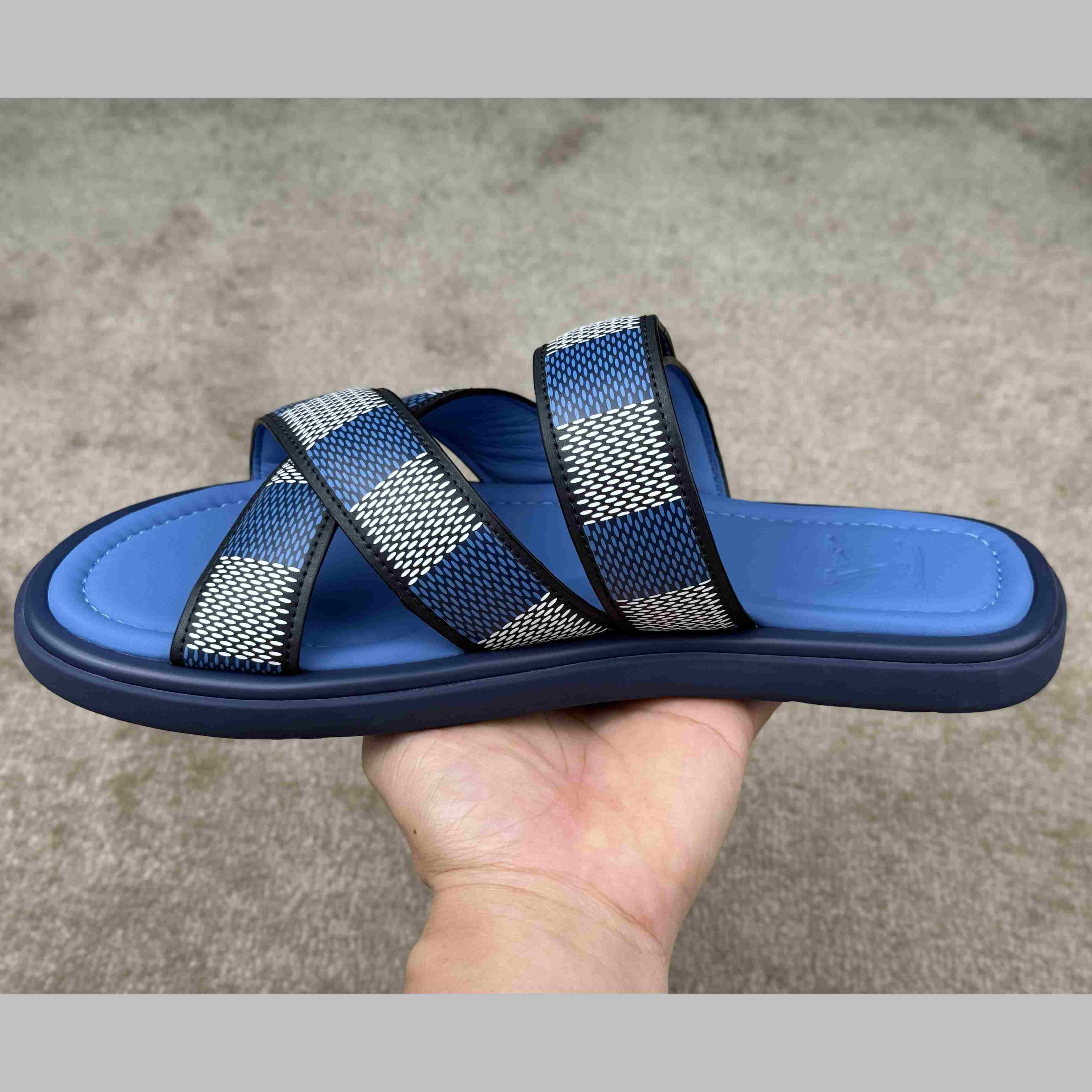 Louis Vuitton LV Venice Mule    1ACRIB - FashionPlug