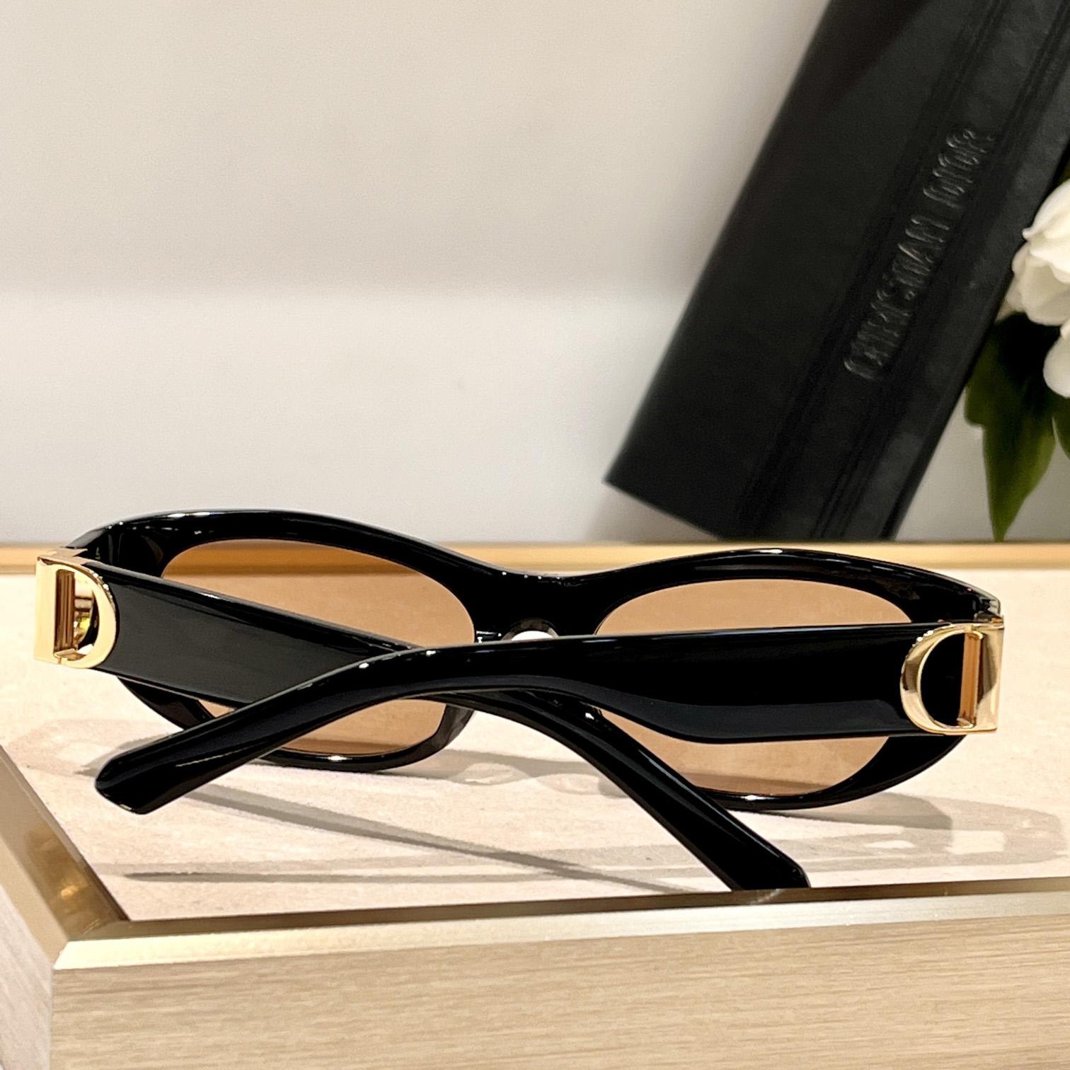 Dior 30Montaigne S9U Sunglasses  - FashionPlug
