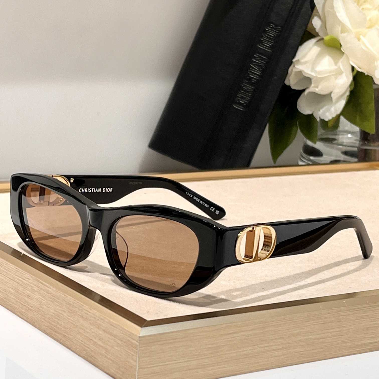 Dior 30Montaigne S9U Sunglasses  - FashionPlug