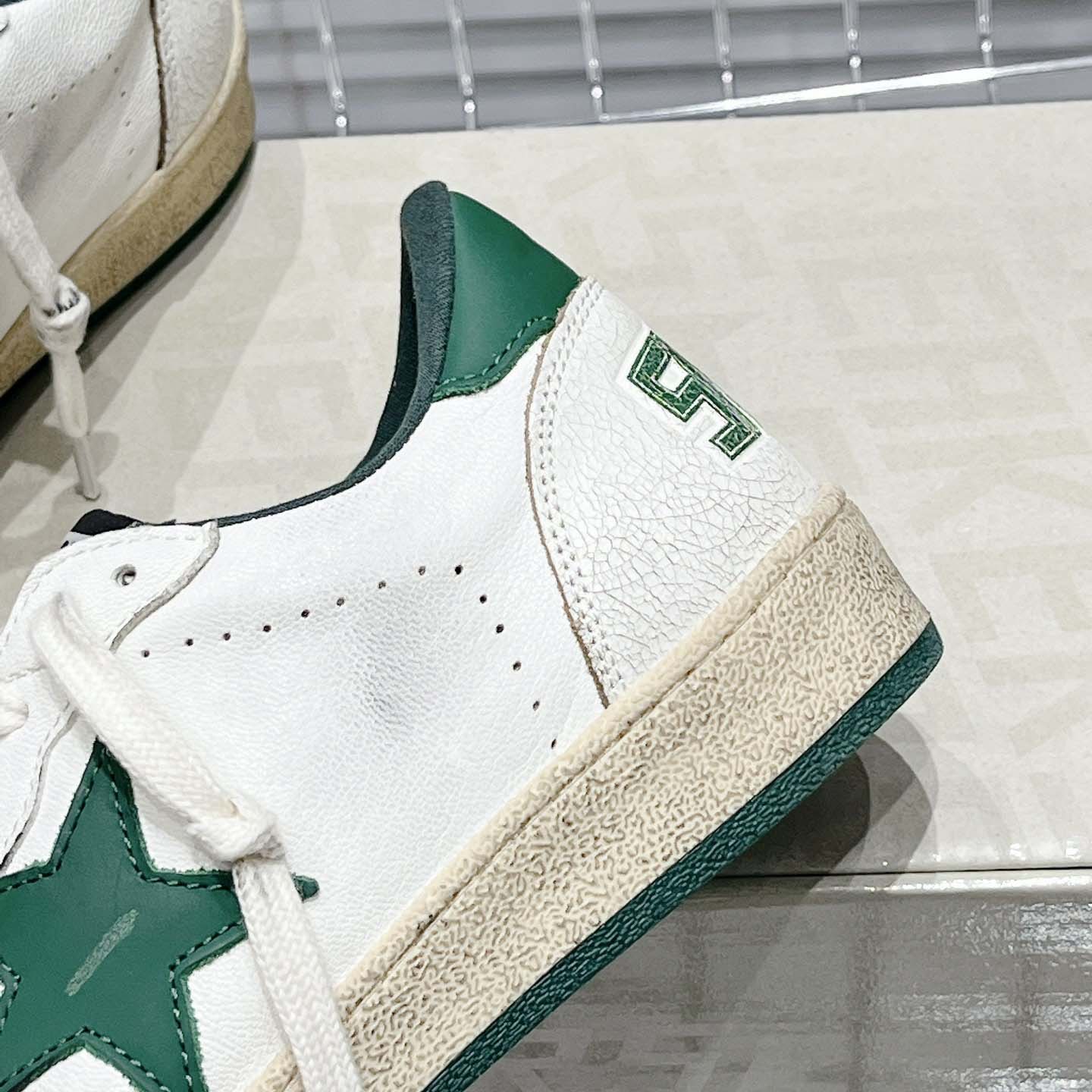 Golden Goose Ball Star Wishes In White Nappa Leather With Green Leather star And Heel Tab - FashionPlug