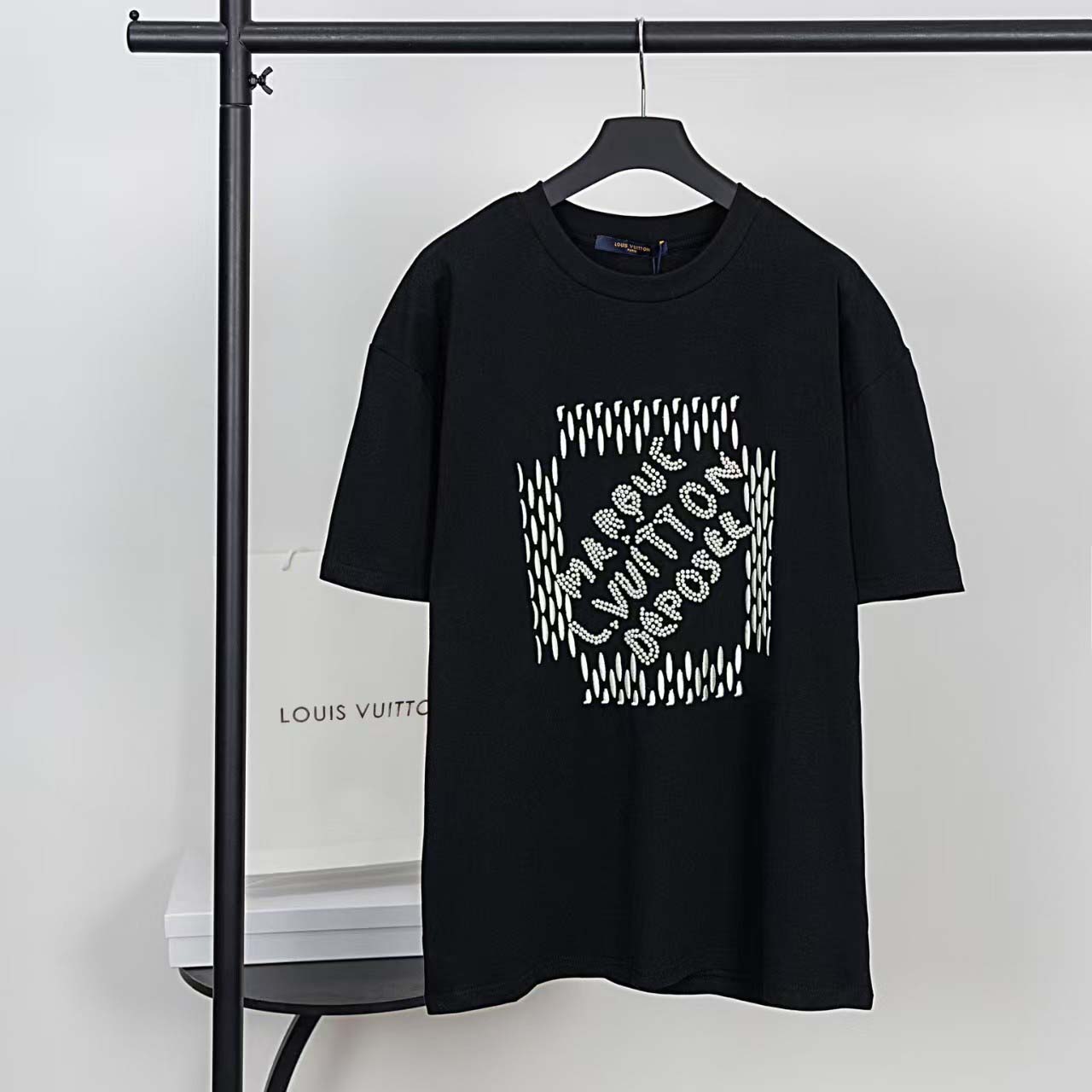 Louis Vuitton Embroidered Signature Cotton T-Shirt   1AFJFK - FashionPlug