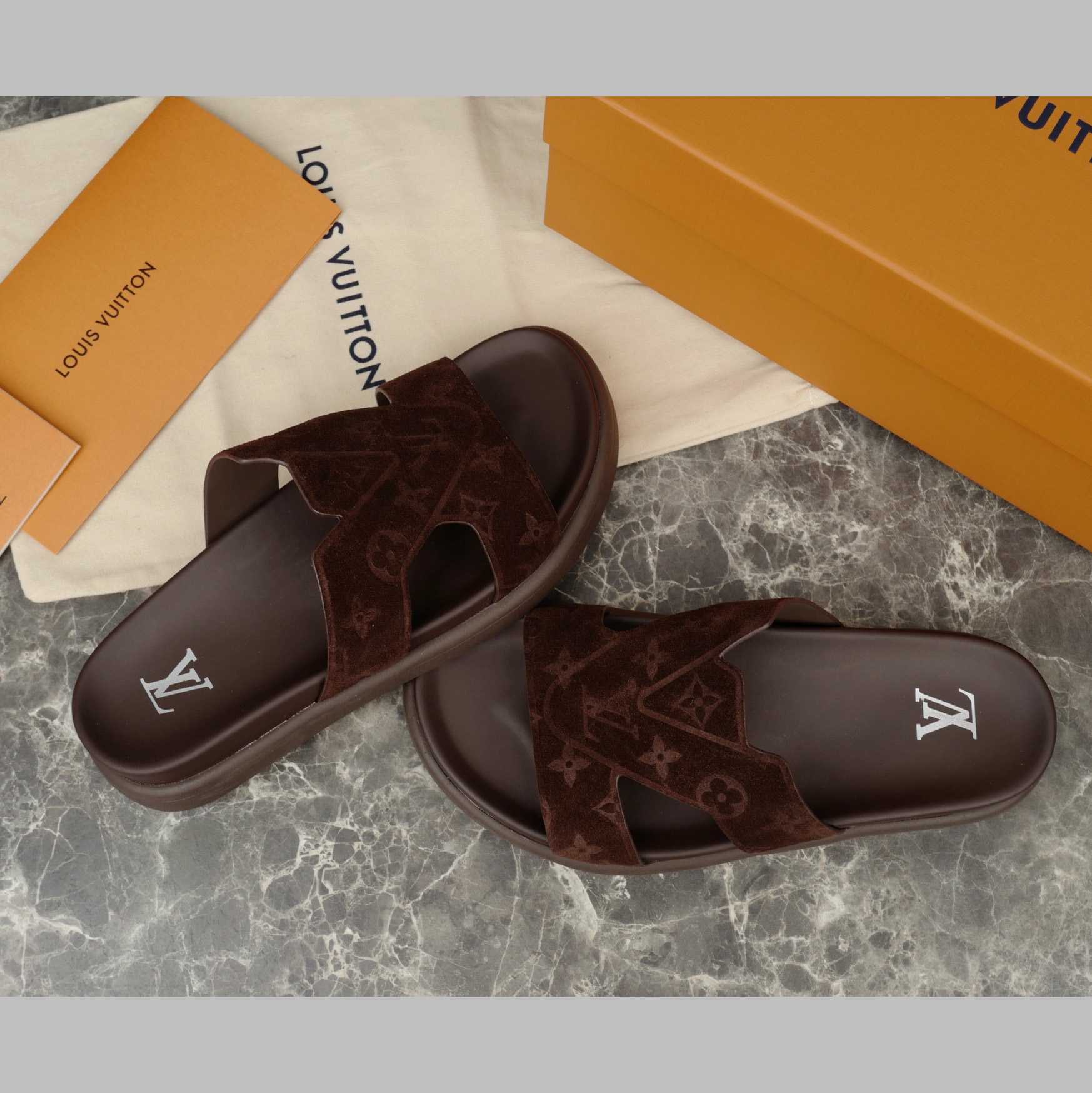 Louis Vuitton LV Oasis Mule   1AHSF9 - FashionPlug