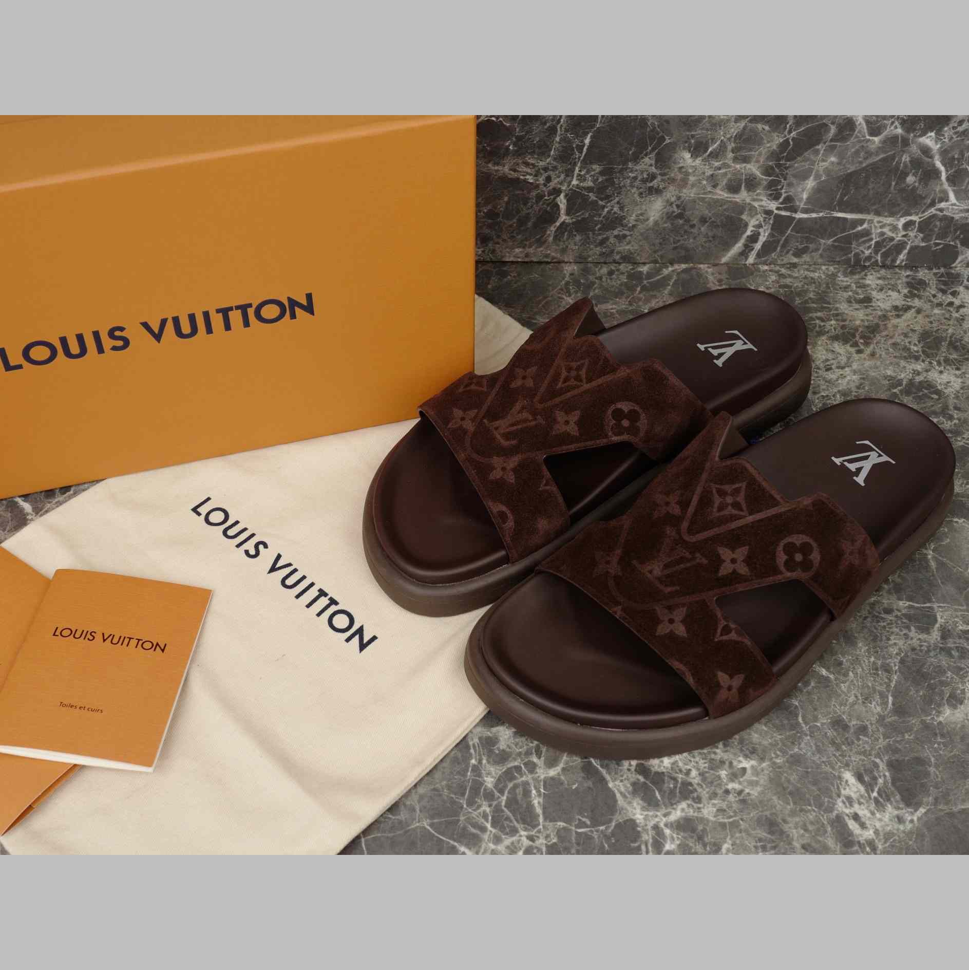 Louis Vuitton LV Oasis Mule   1AHSF9 - FashionPlug