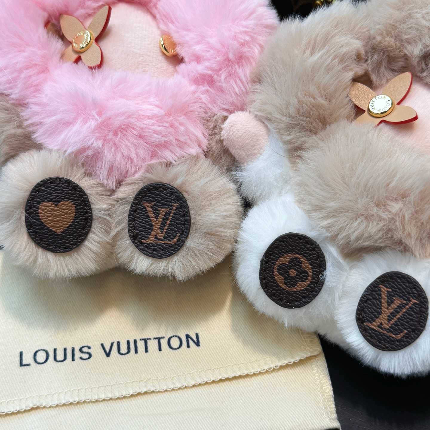 Louis Vuitton My Vivienne Bag Charm   M02324 - FashionPlug