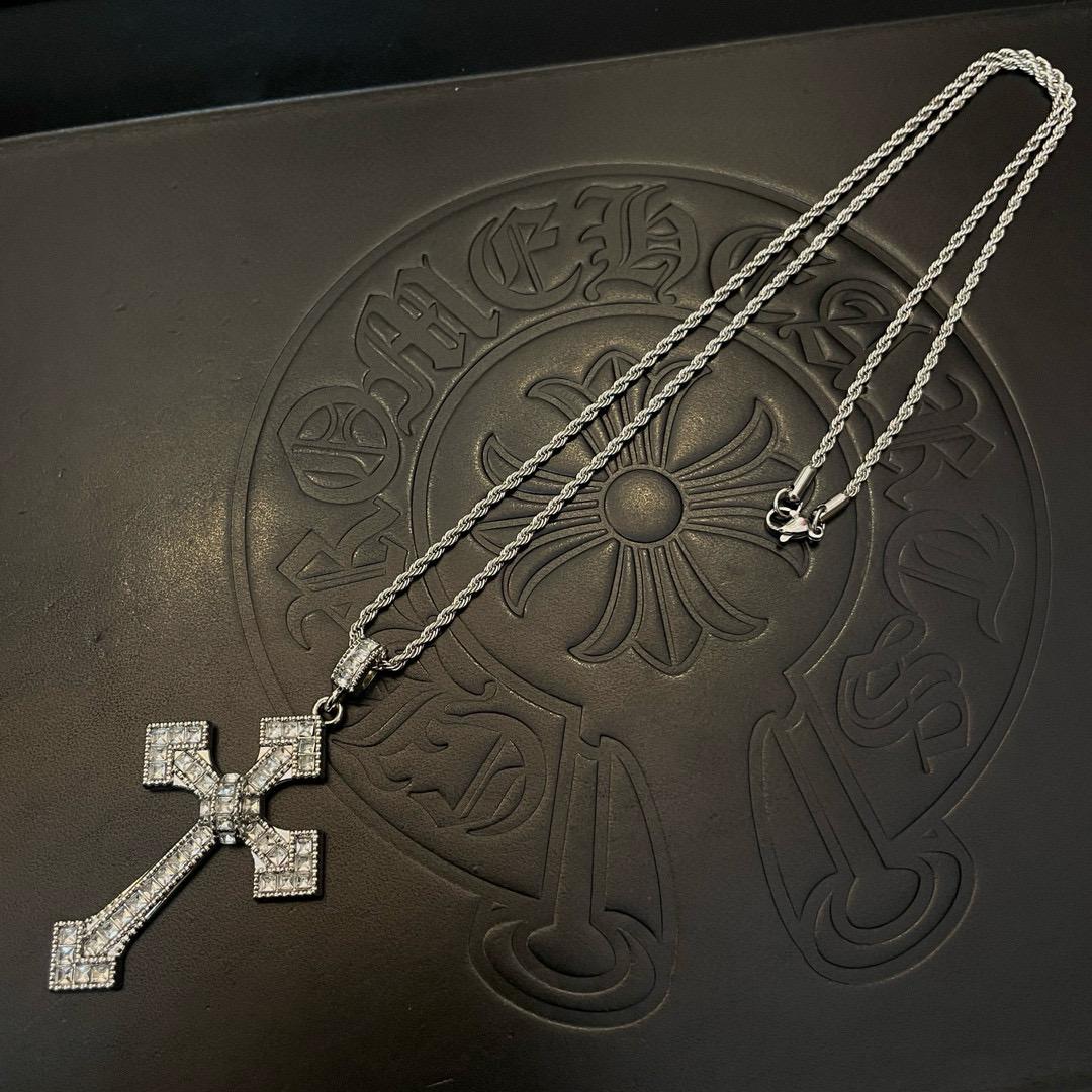 Chrome Heart Necklace   - FashionPlug