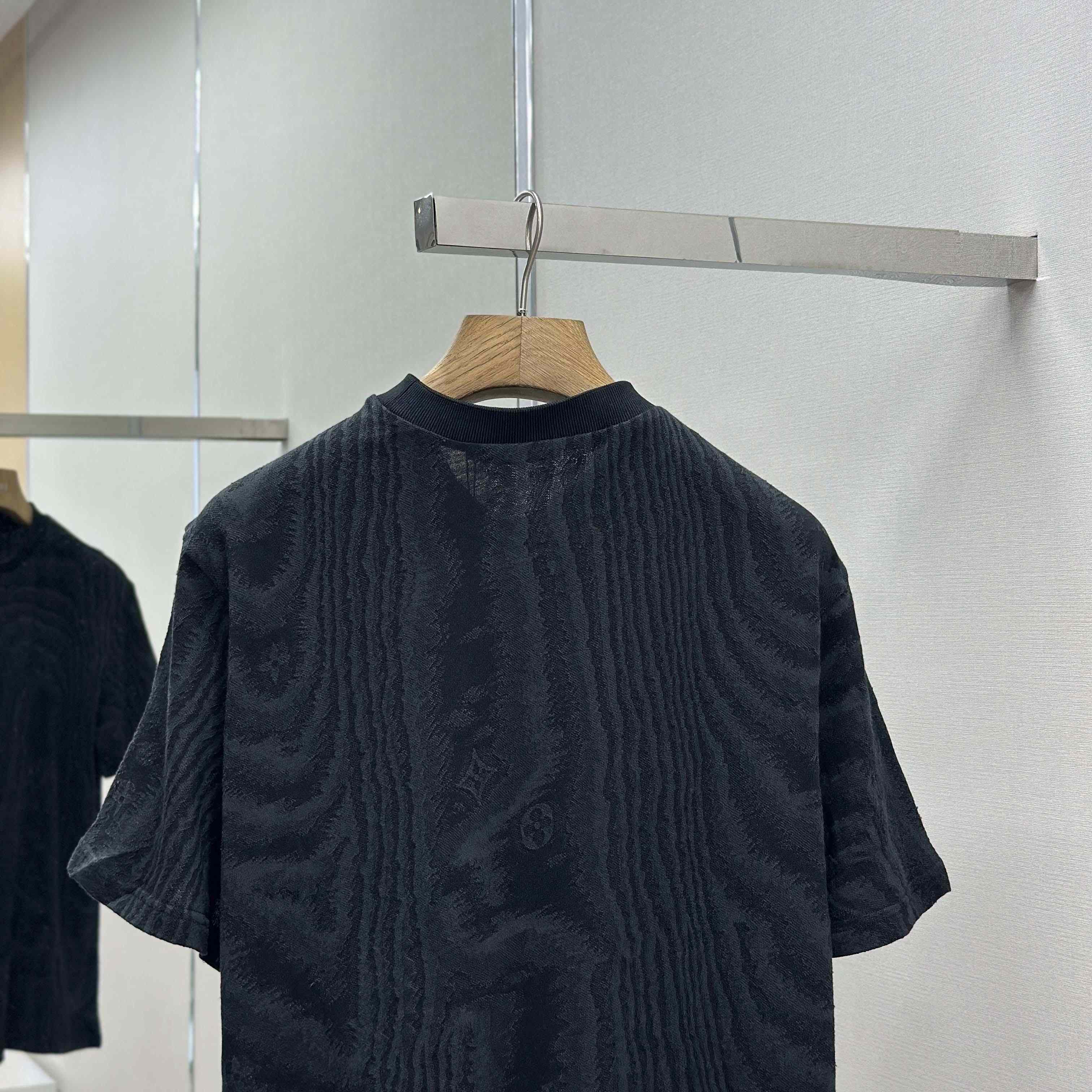 Louis Vuitton Jersey Jacquard T-Shirt   1AHW57 - FashionPlug
