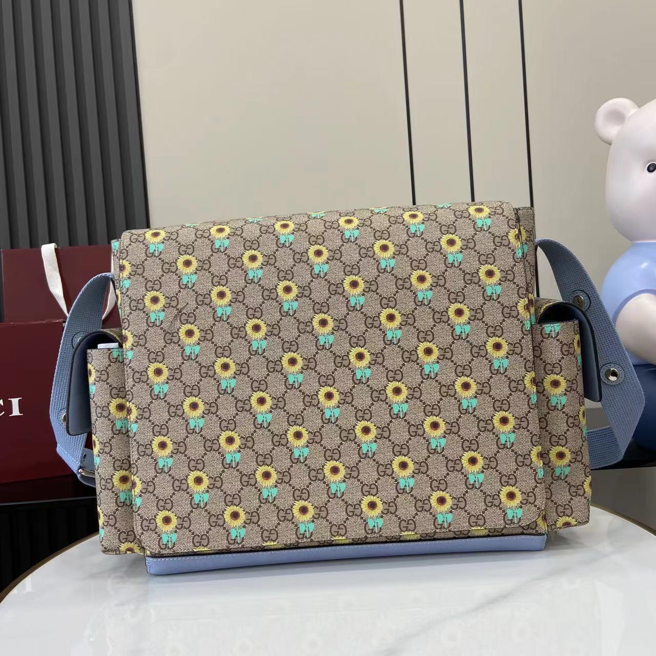 Gucci Large Changing Bag - FashionPlug