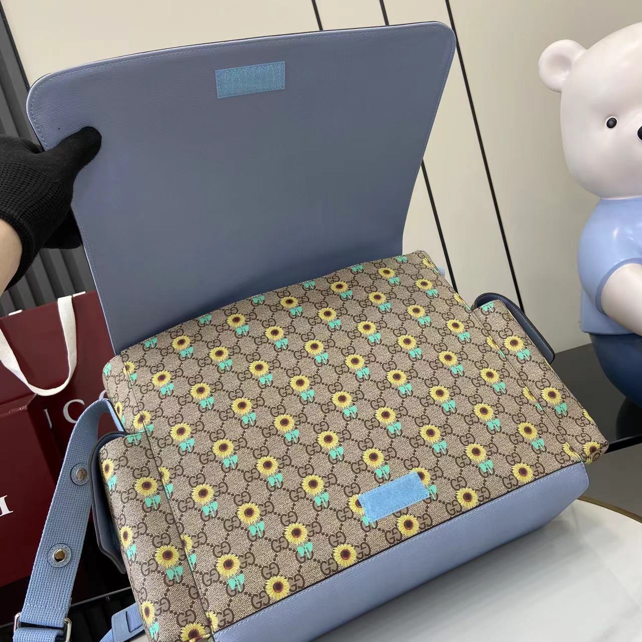 Gucci Large Changing Bag - FashionPlug