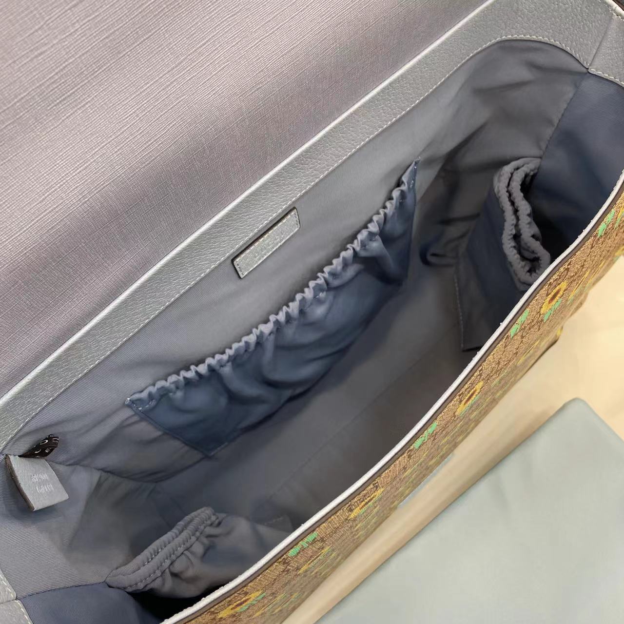 Gucci Large Changing Bag - FashionPlug