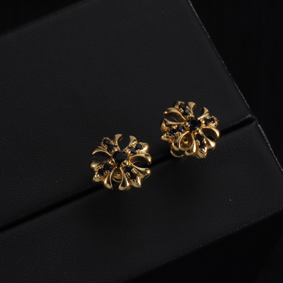 Chrome Heart Earrings - FashionPlug