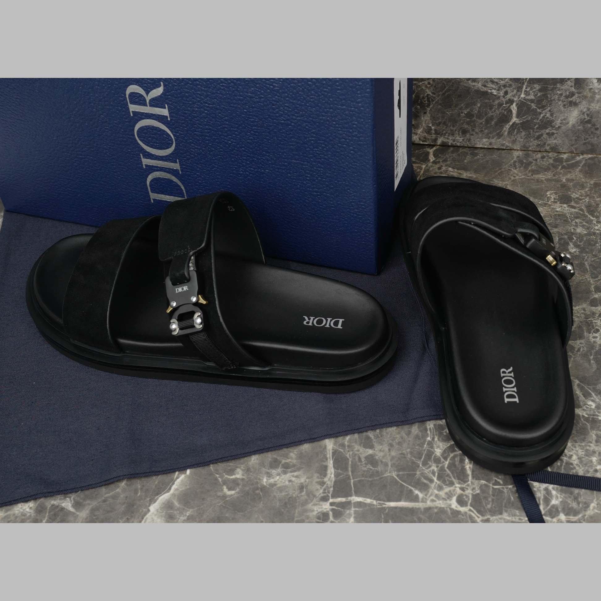 Dior Aqua Sandal  - FashionPlug