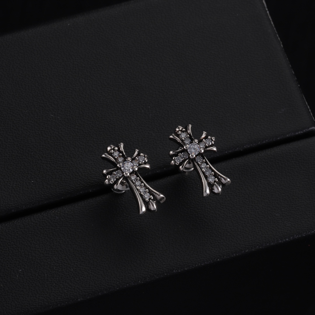 Chrome Heart Earrings - FashionPlug