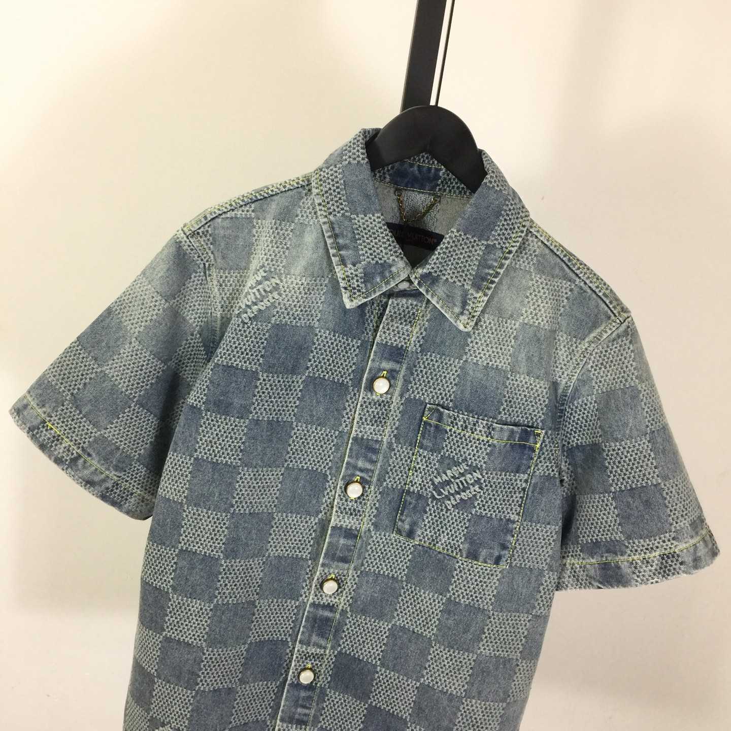 Louis Vuitton Damier 3D Light Denim Short-Sleeved Shirt   1AHVYX - FashionPlug