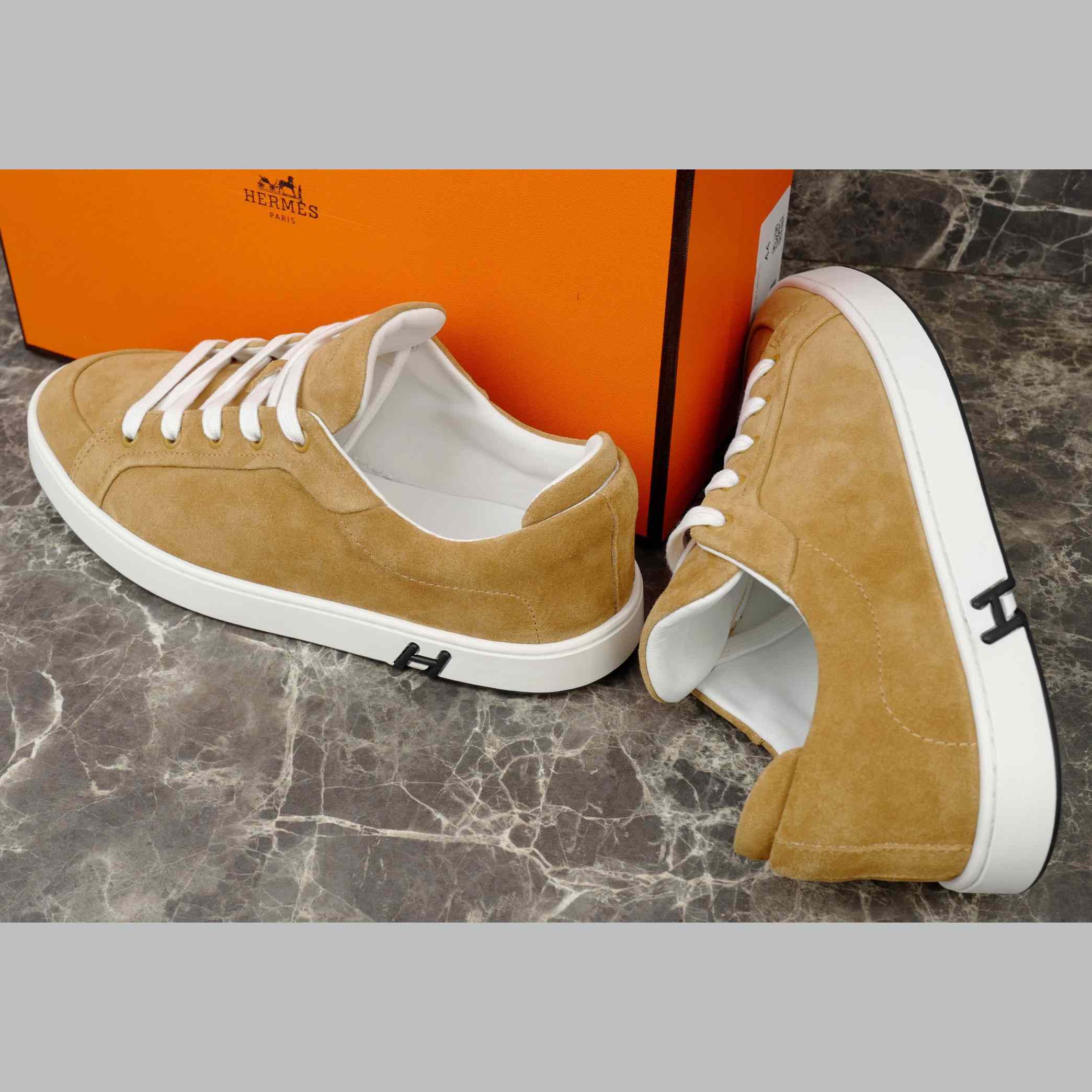 Hermes Kid Sneaker - FashionPlug