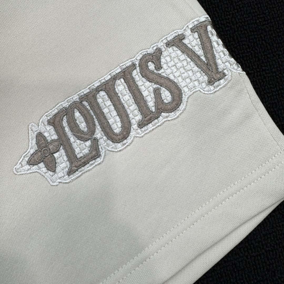 Louis Vuitton Embellished Shorts   1AHW38 - FashionPlug