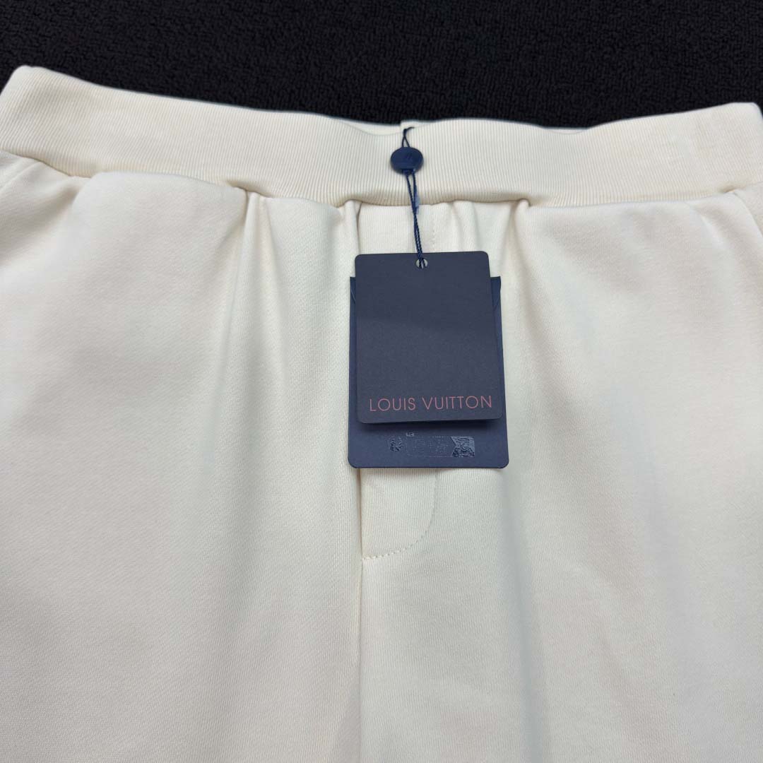 Louis Vuitton Embellished Shorts   1AHW38 - FashionPlug