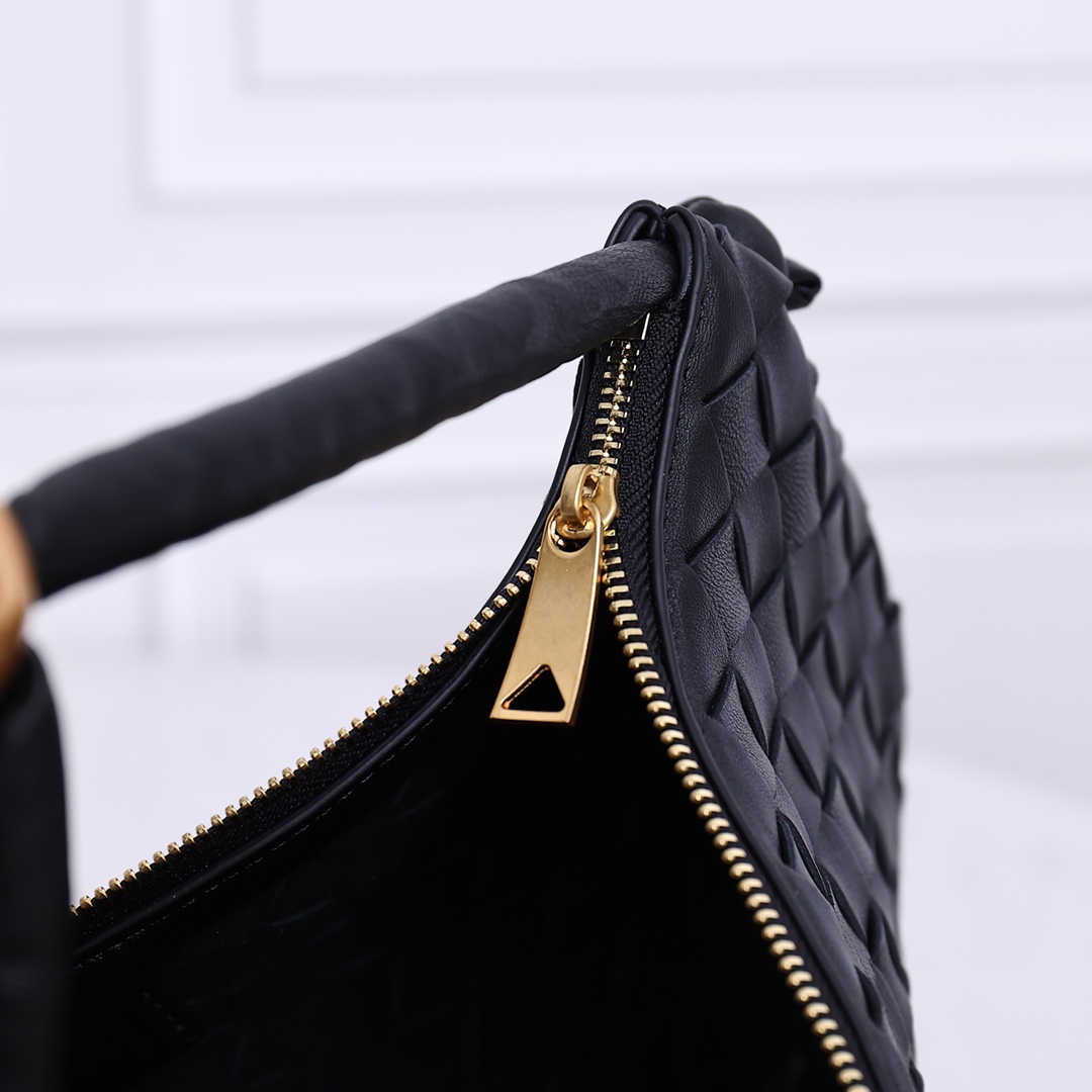 Bottega Veneta Turn Pouch （29X19X3CM） - FashionPlug