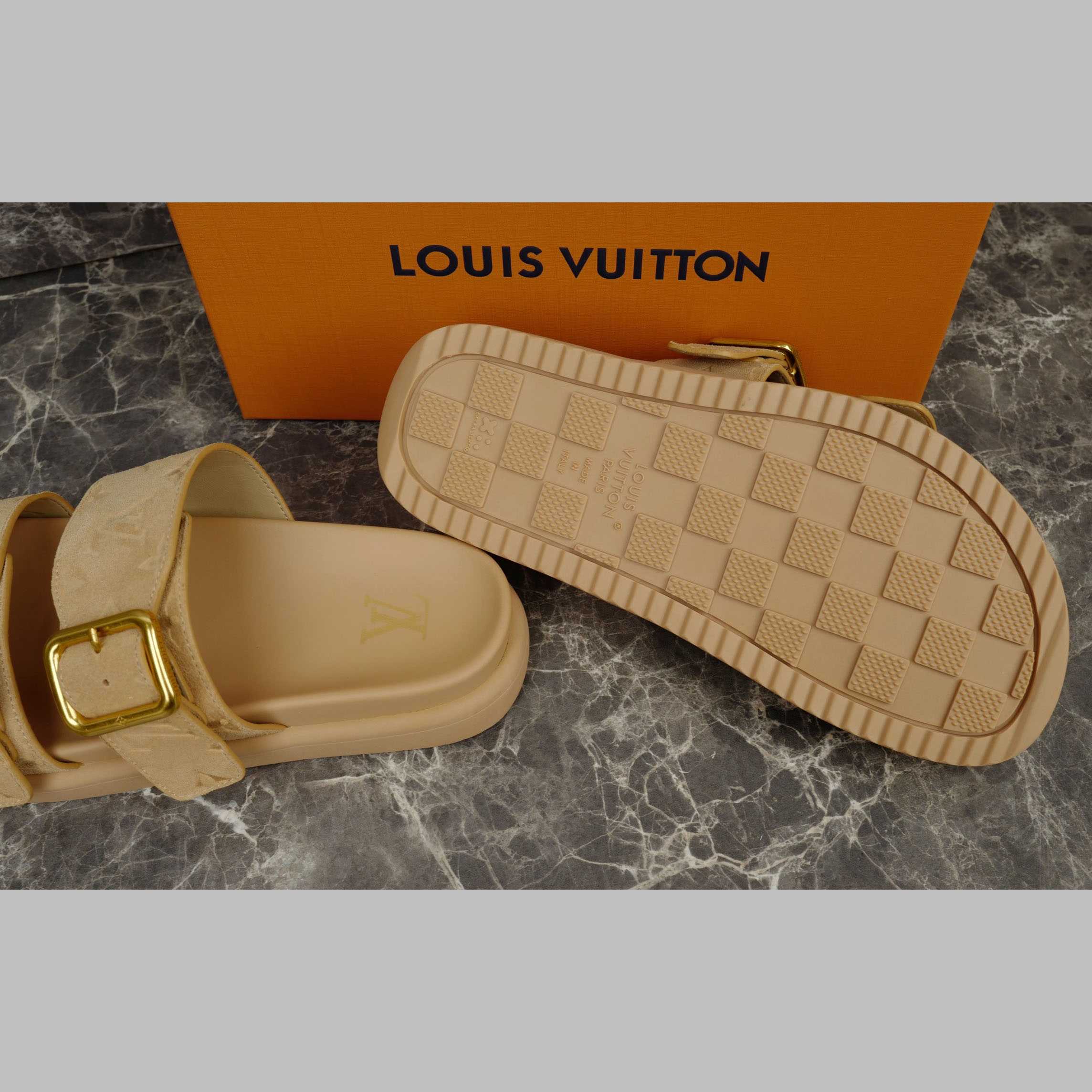 Louis Vuitton LV Venice Mule  1AHSKJ - FashionPlug