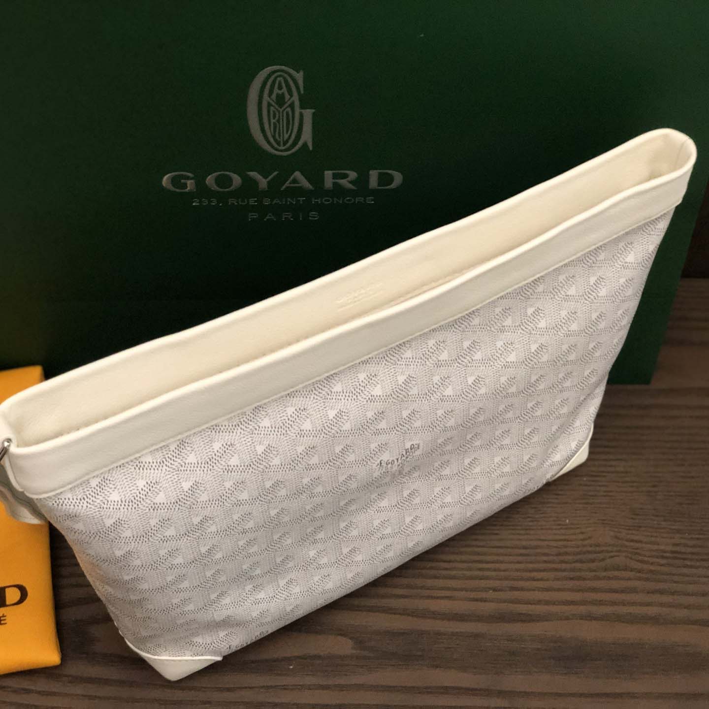 Goyard Conti Pouch - FashionPlug