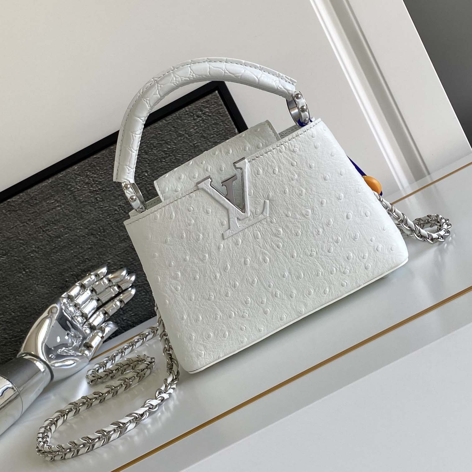 Louis Vuitton Capucines  21x14x8CM  M83116  - FashionPlug