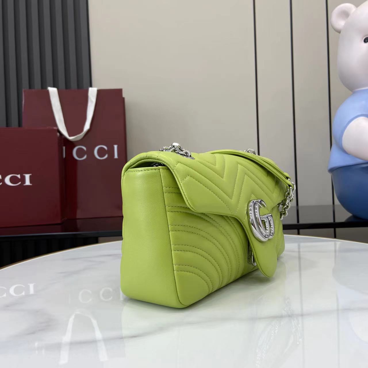 Gucci GG Marmont Medium Shoulder Bag - FashionPlug