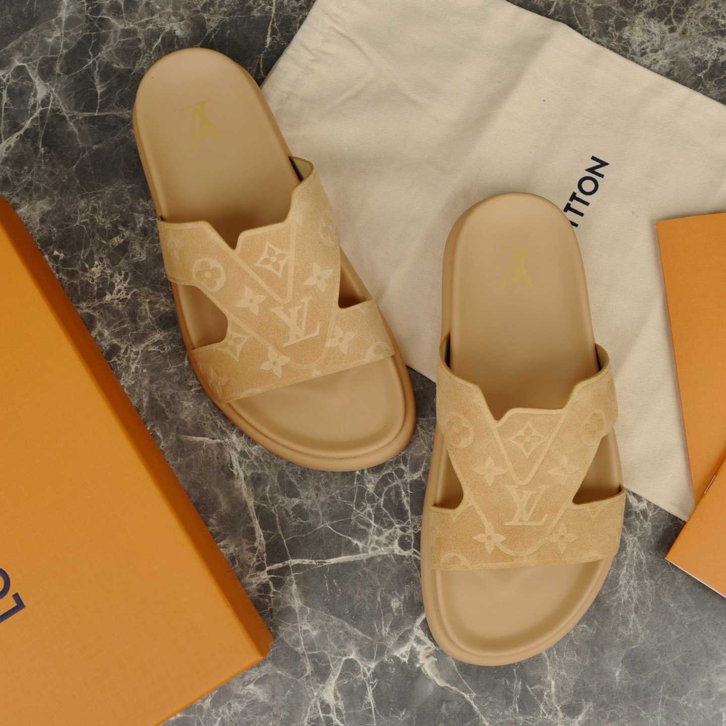 Louis Vuitton LV Oasis Mule   1AHSET - FashionPlug