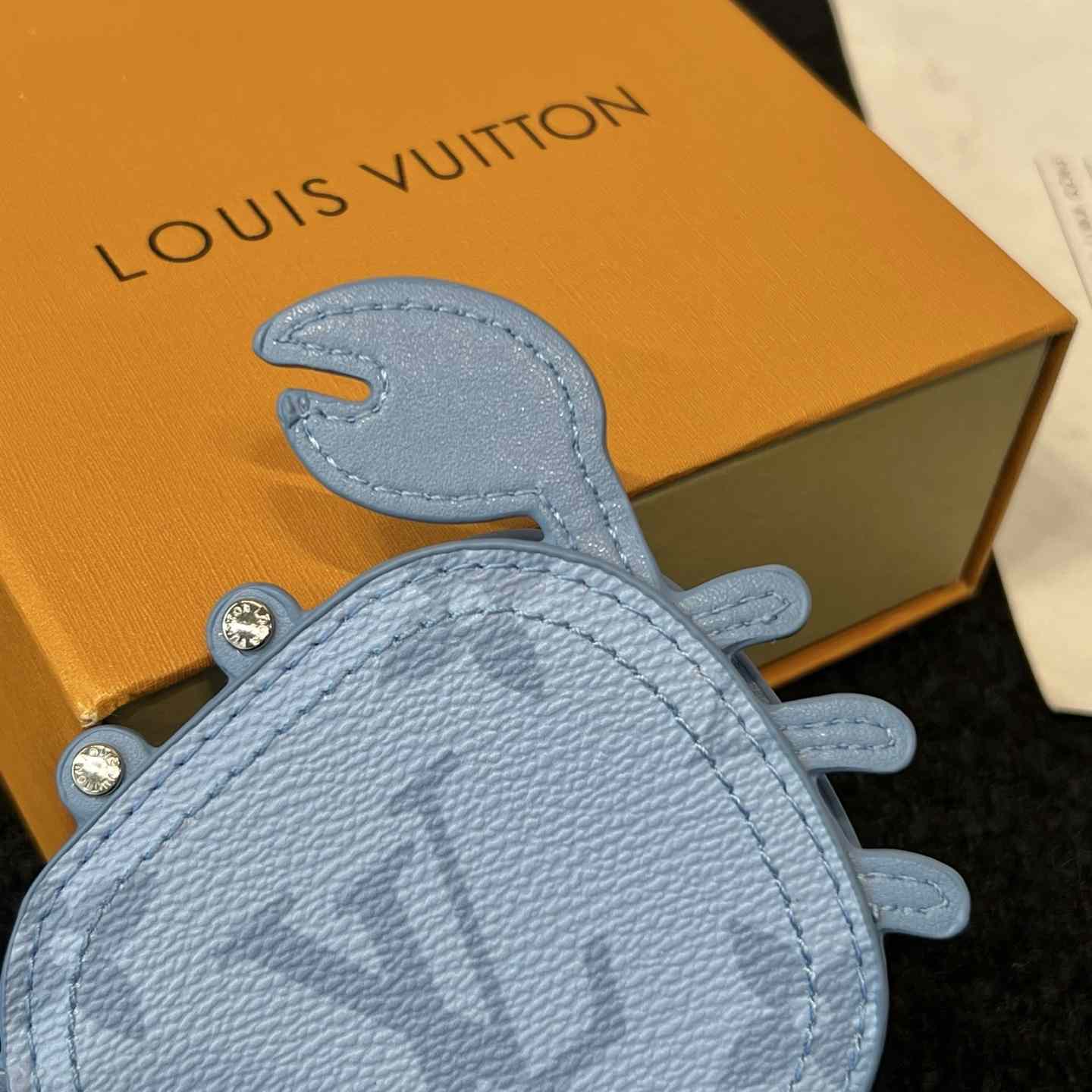 Louis Vuitton LV Crab Bag Charm   M02525 - FashionPlug