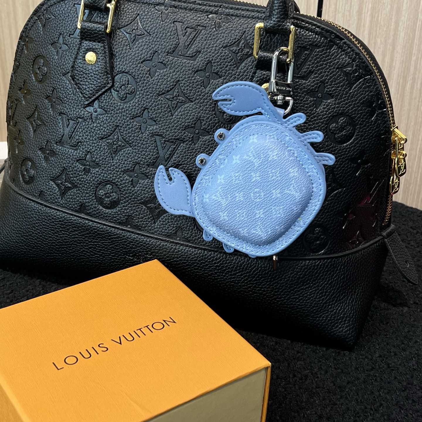 Louis Vuitton LV Crab Bag Charm   M02525 - FashionPlug