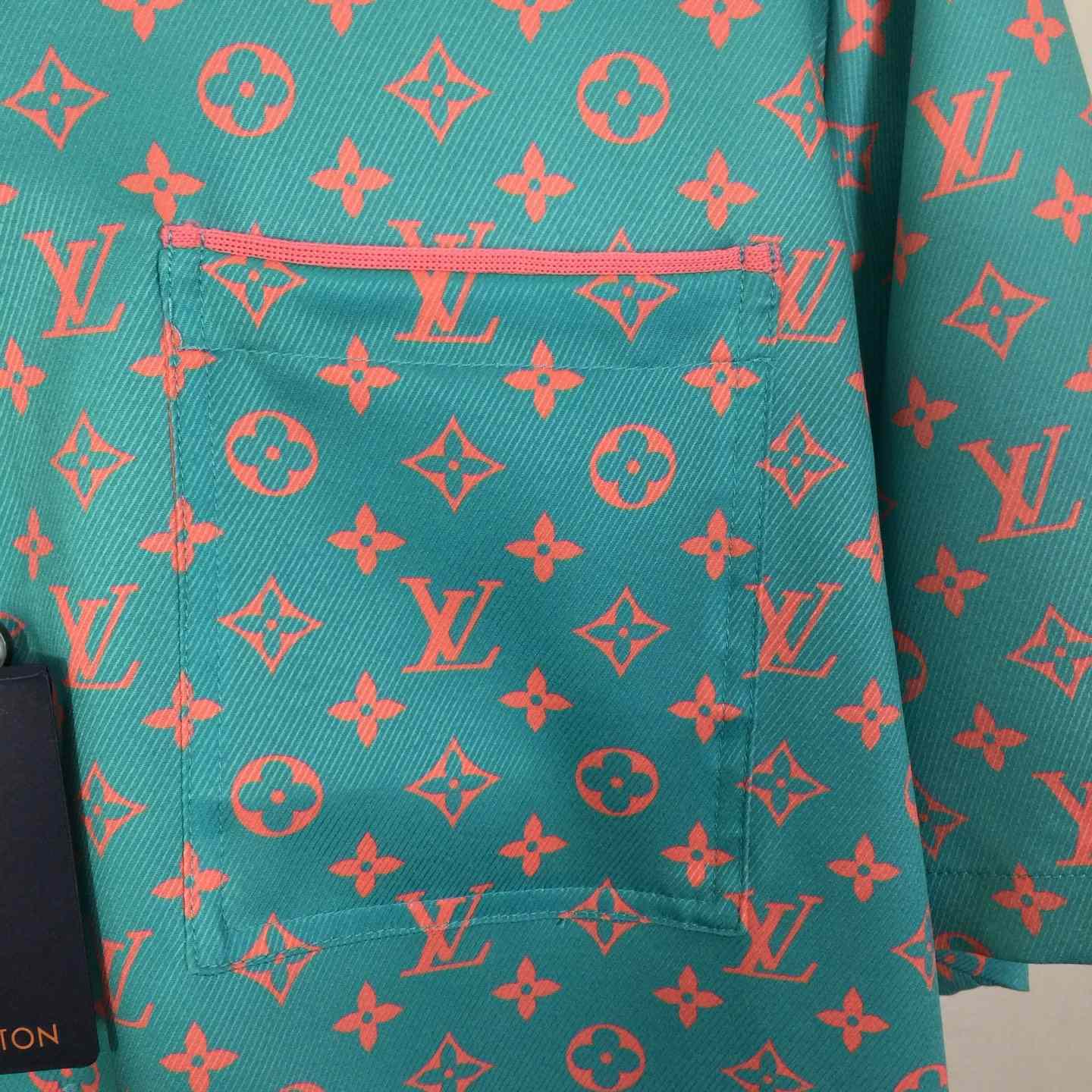 Louis Vuitton Monogram Short-Sleeved Silk Shirt   1AHVU7 - FashionPlug