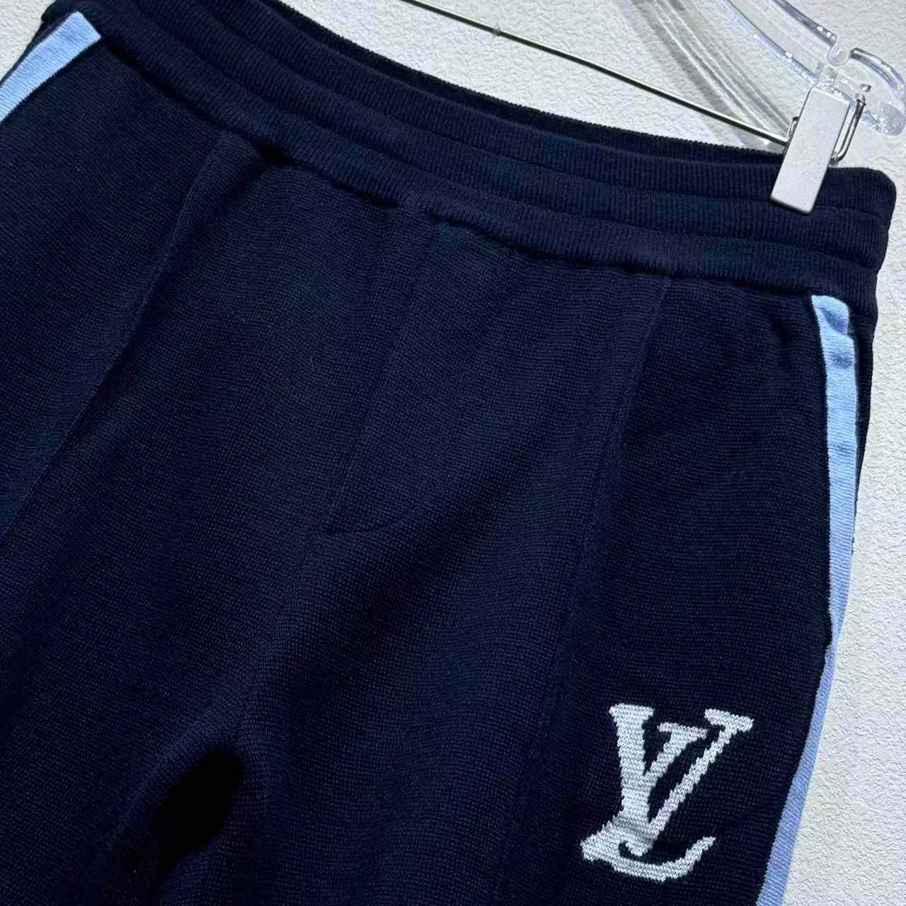 Louis Vuitton Big Logo Shorts - FashionPlug