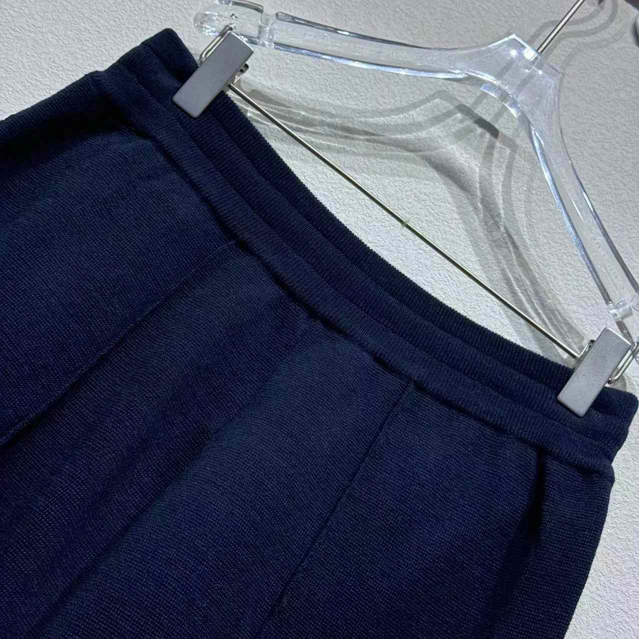 Louis Vuitton Big Logo Shorts - FashionPlug