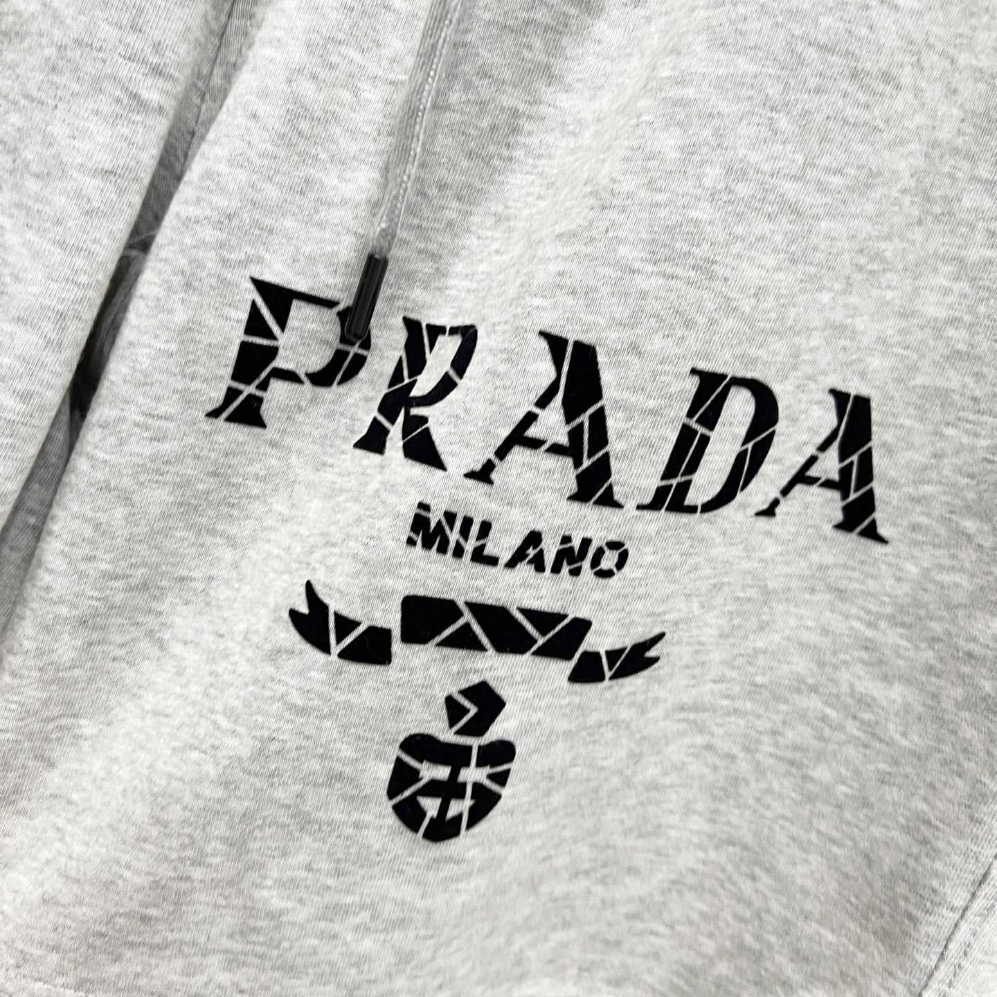 Prada Shorts    - FashionPlug