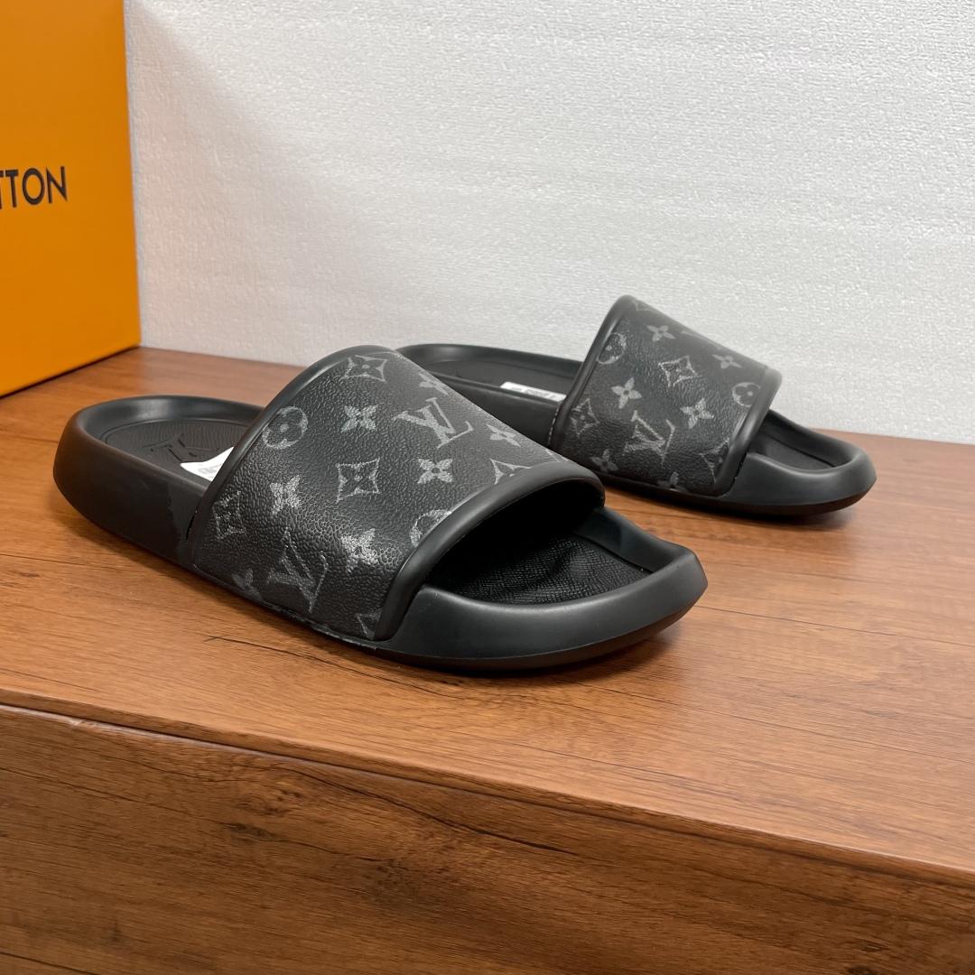 Louis Vuitton Waterfront Mule   1AANNV - FashionPlug